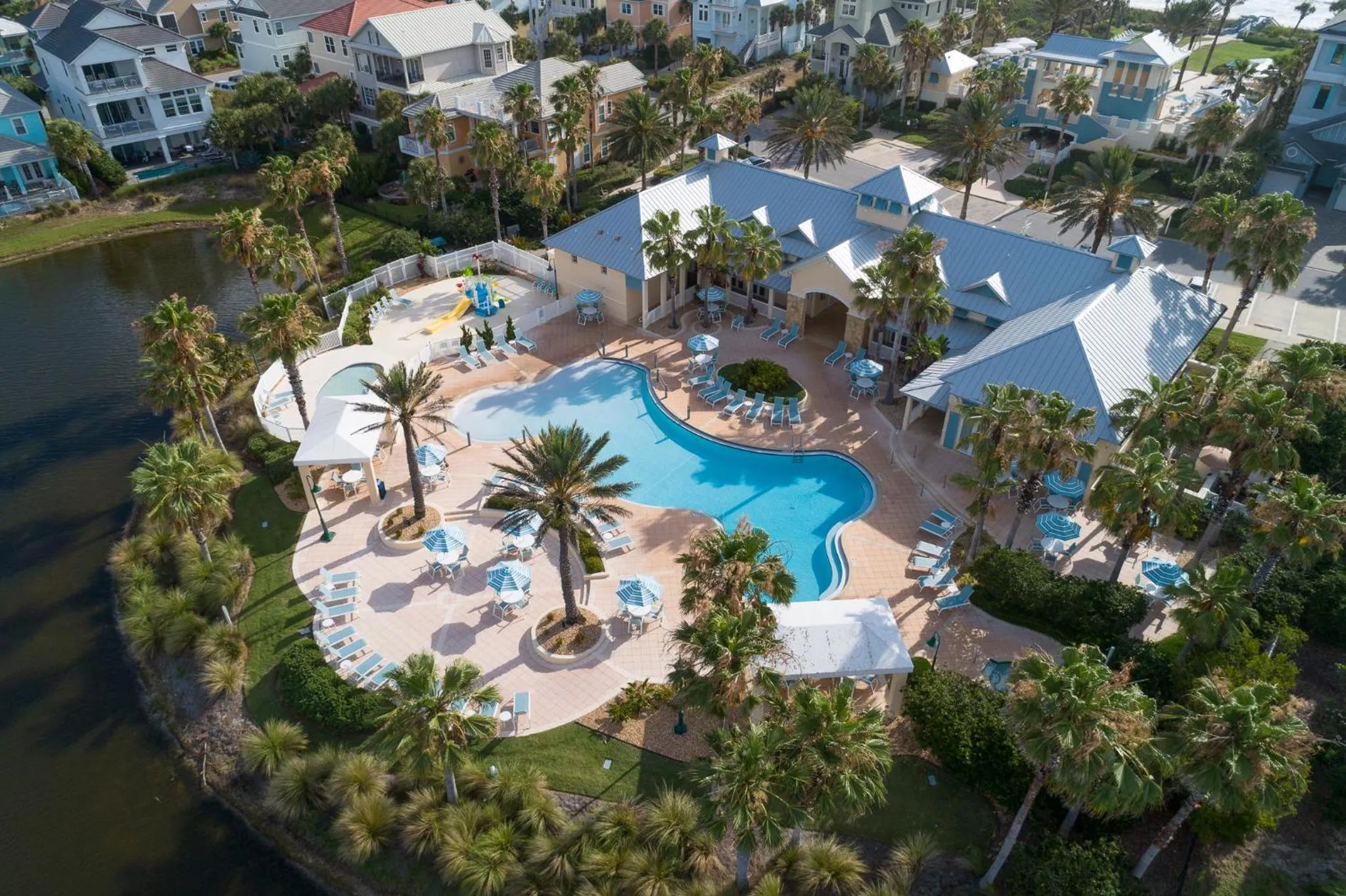 Swimming pool in 1061 Cinnamon Beach