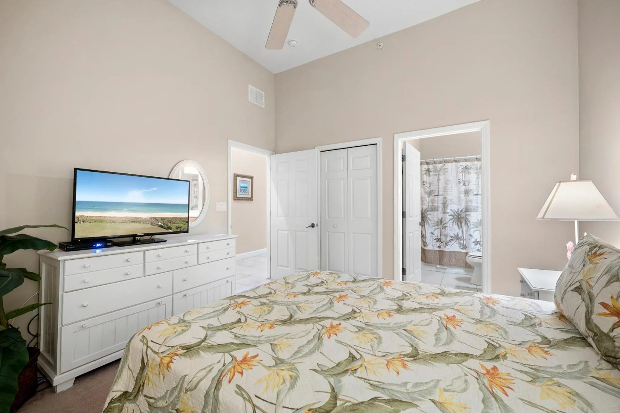 Property building, Bed in 1061 Cinnamon Beach