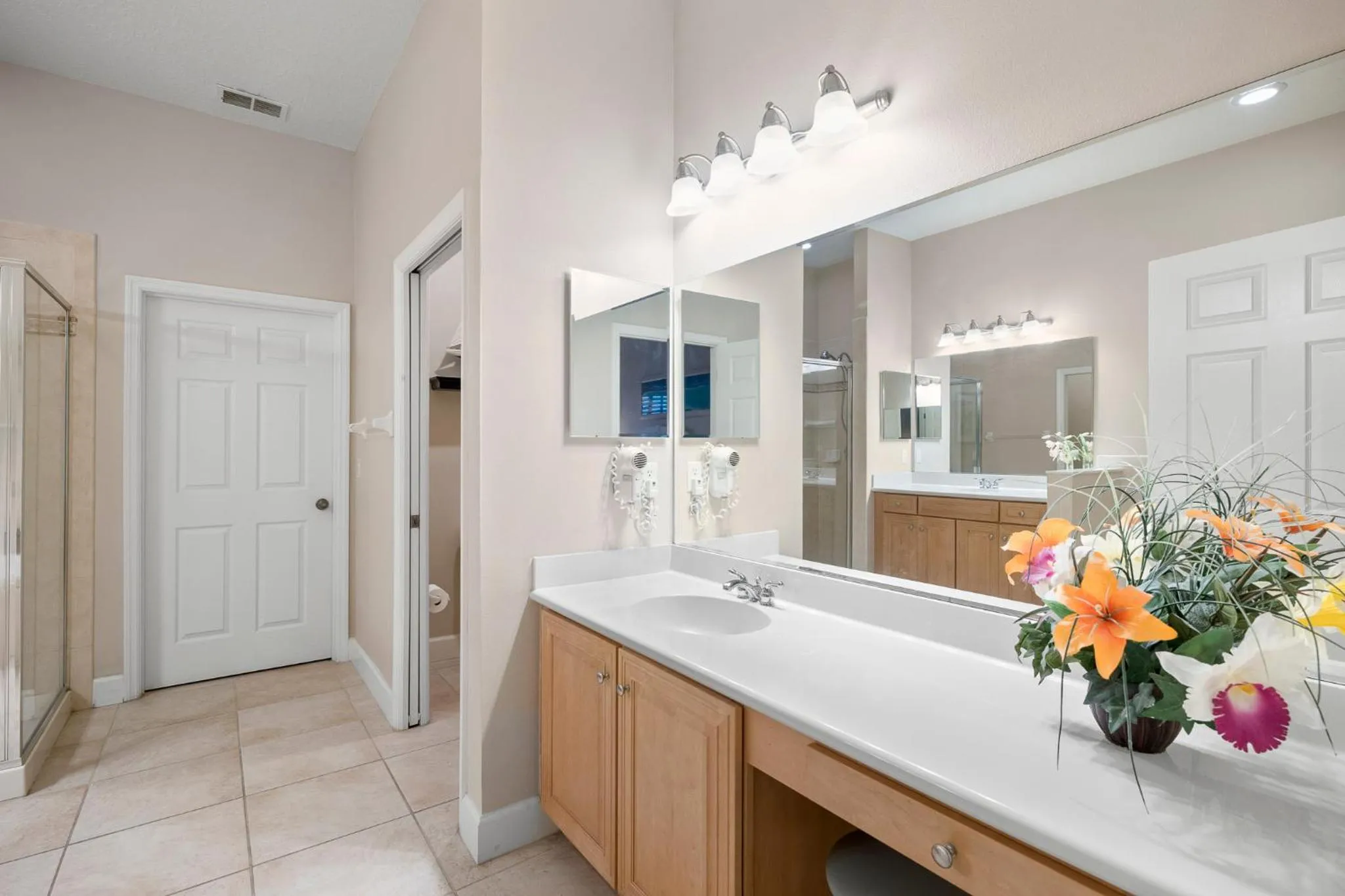 Kitchen or kitchenette in 1061 Cinnamon Beach