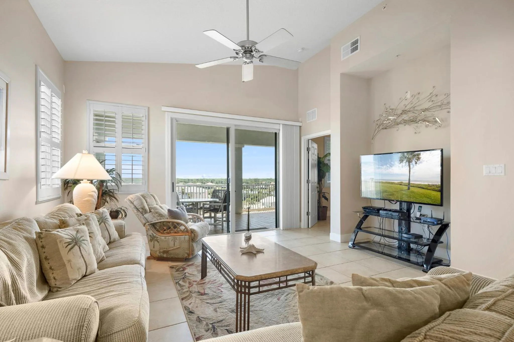 Property building in 1061 Cinnamon Beach