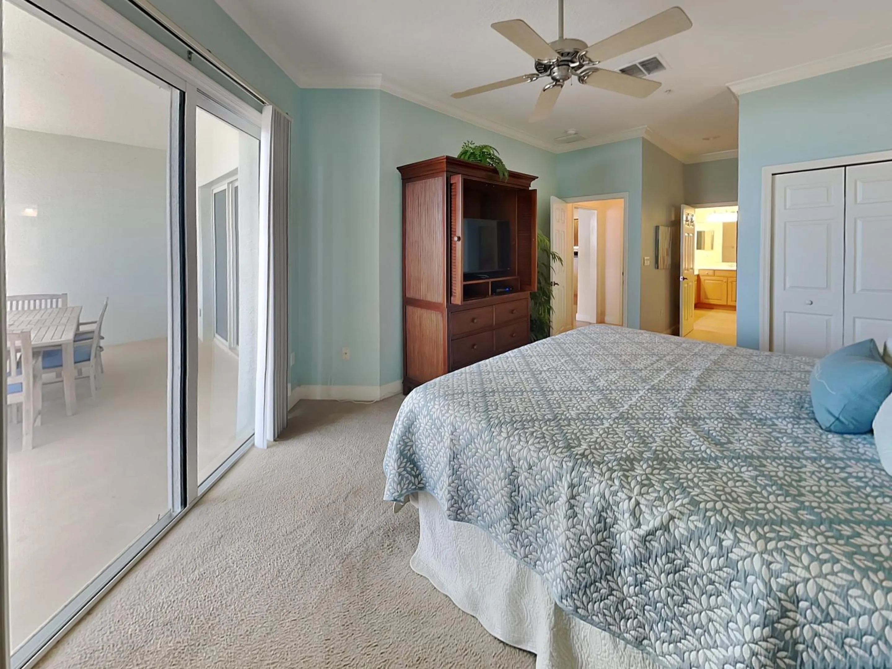 Bed in 734 Cinnamon Beach