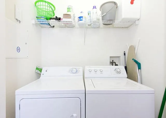 Property building in 734 Cinnamon Beach