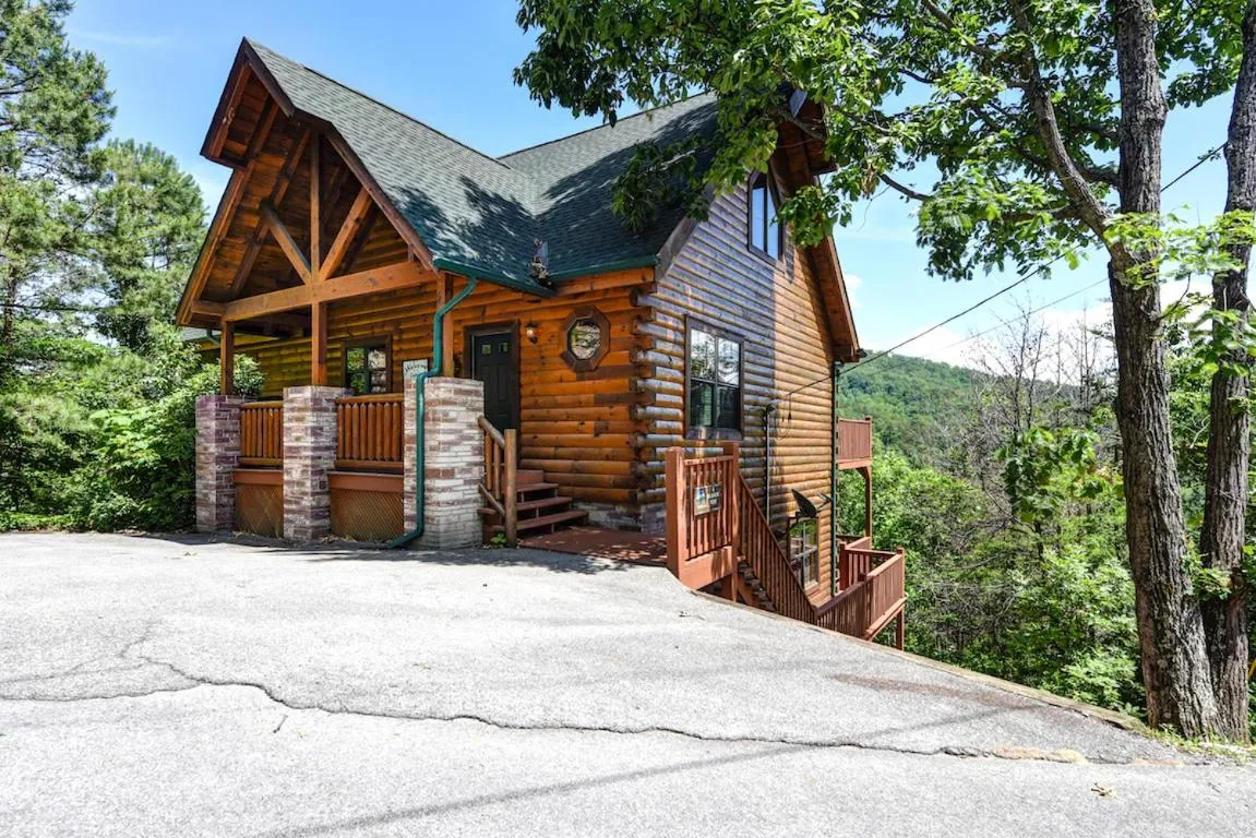 Property building in A Majestic View III