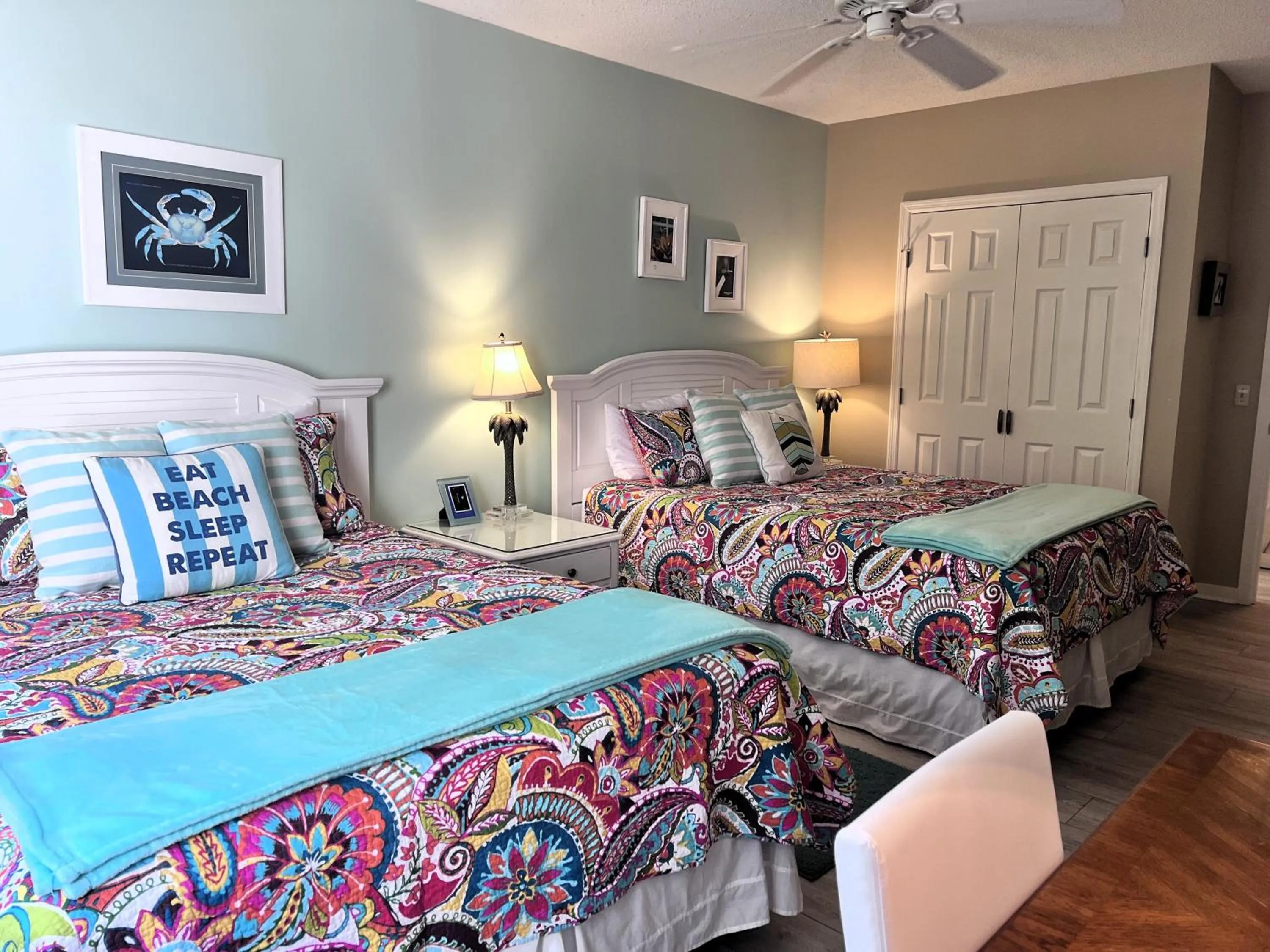 Property building, Bed in Village House 102