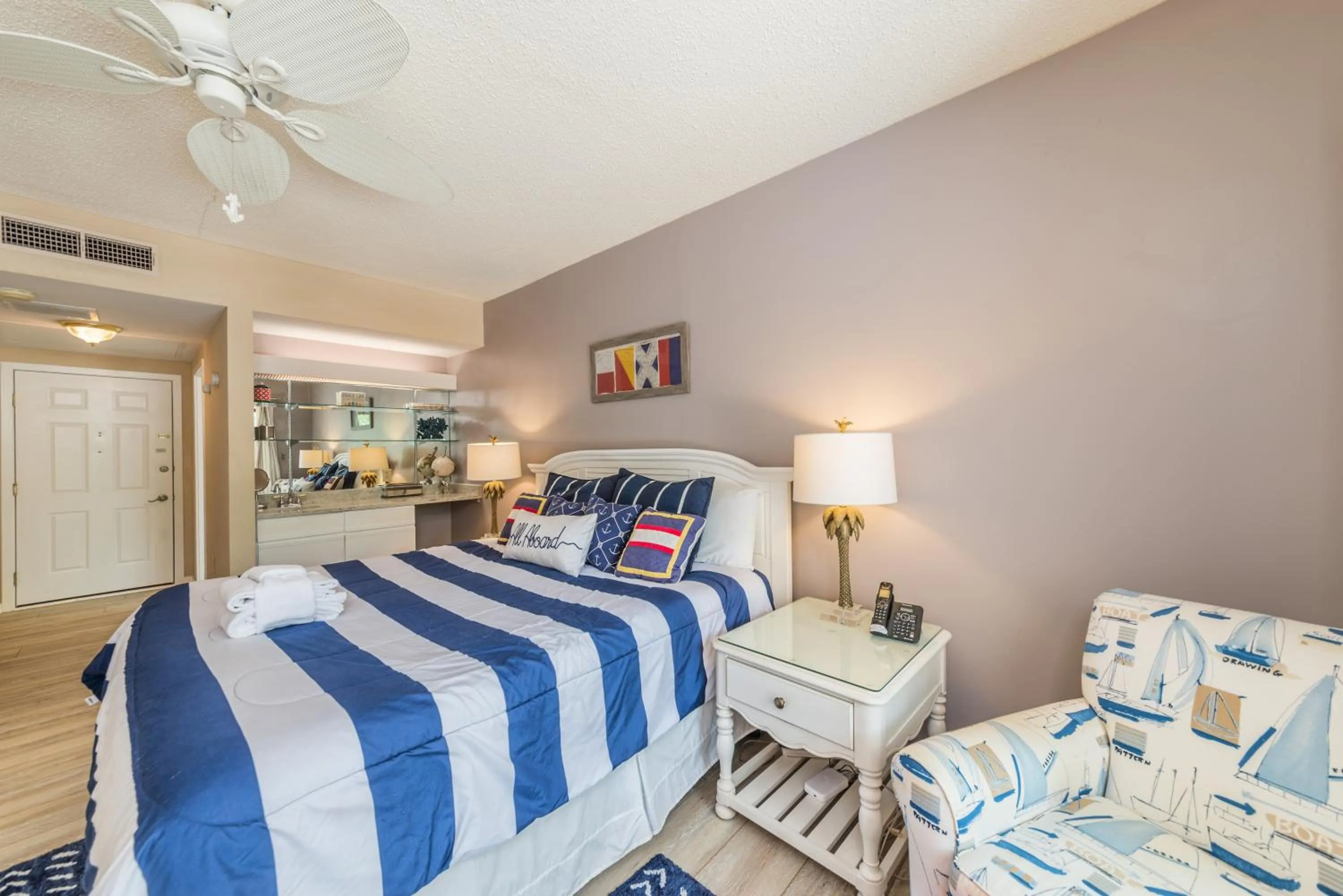 Bedroom, Bed in Village House 102