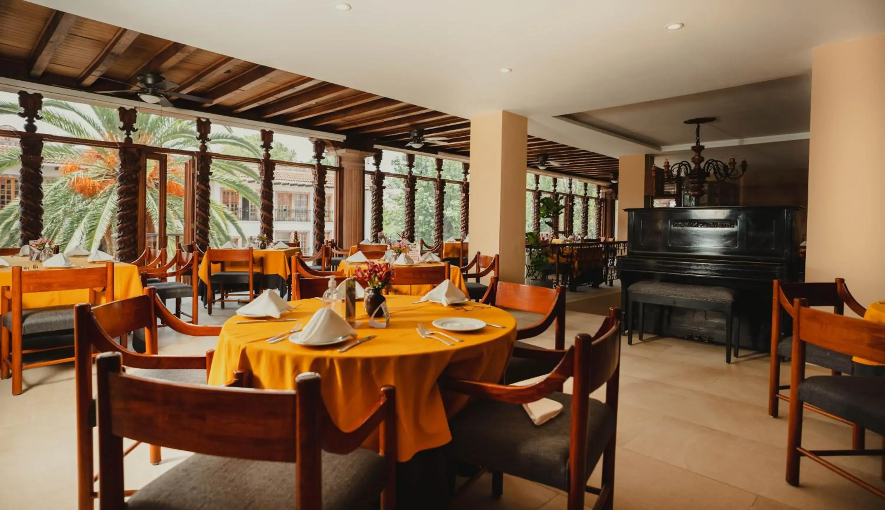Restaurant/places to eat in Hotel Plaza Uruapan Restaurant/places to eat in Hotel Plaza Uruapan