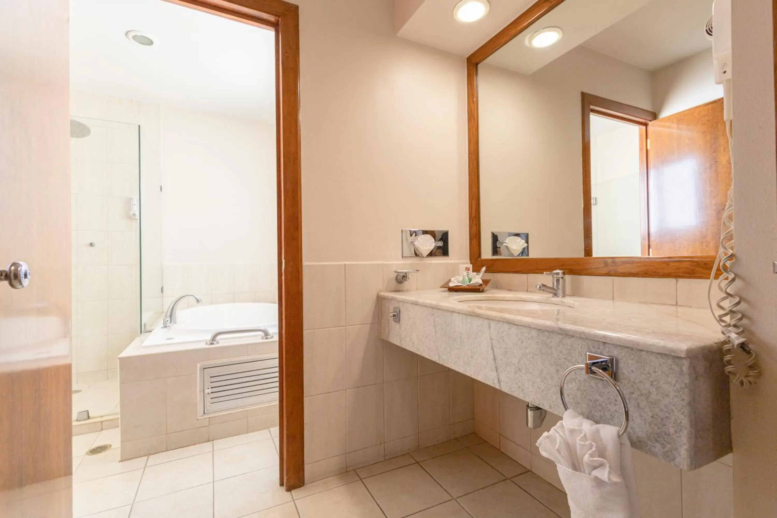 Bathroom in Hotel Plaza Uruapan Bathroom in Hotel Plaza Uruapan