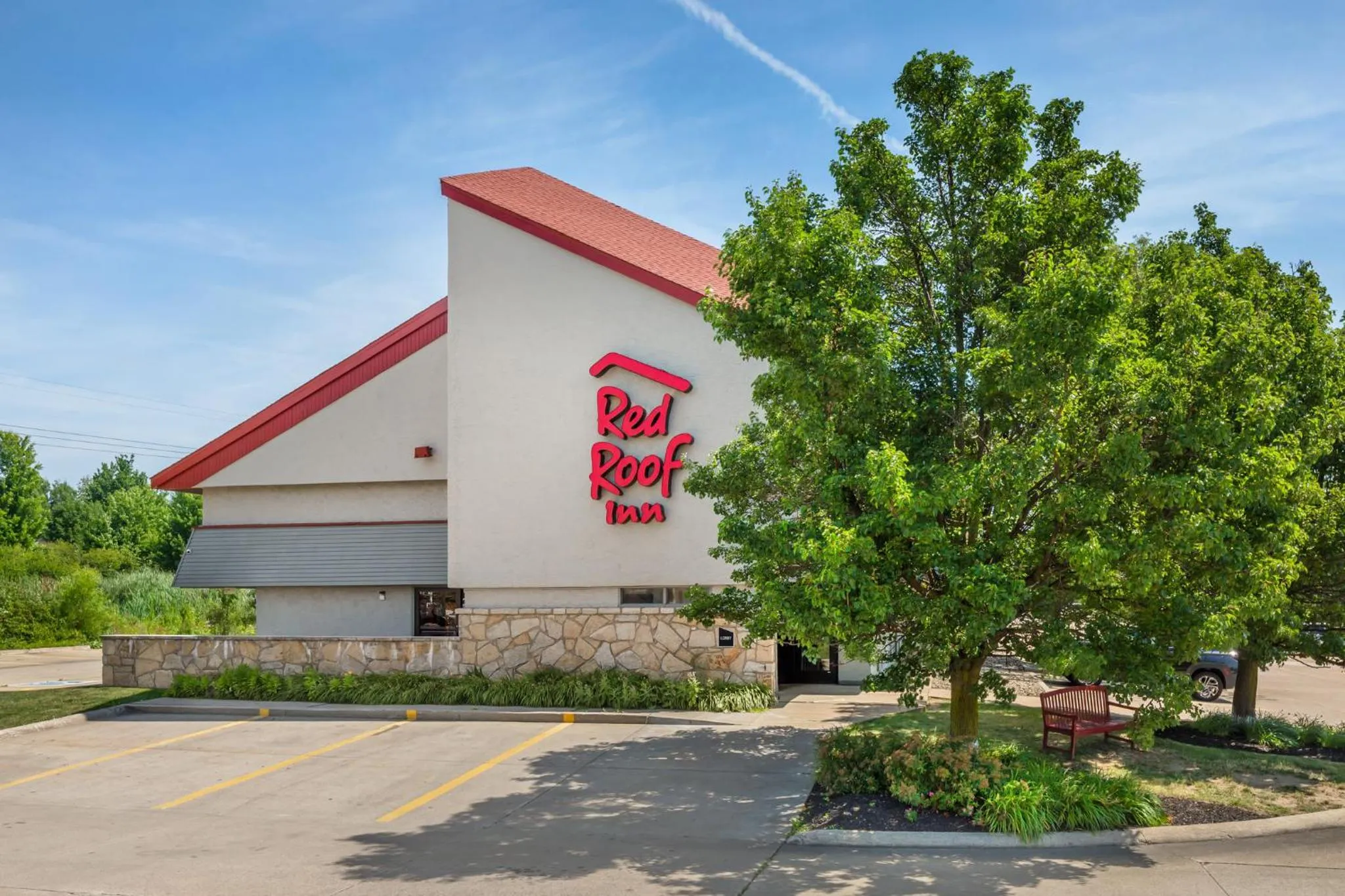 Property building in Red Roof Inn Erie – I-90