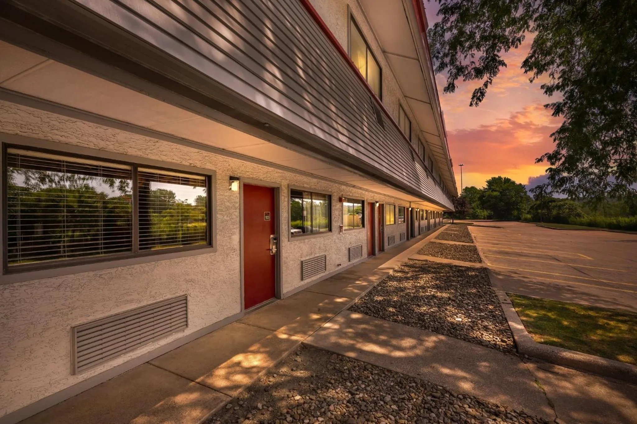Facade/entrance in Red Roof Inn Erie – I-90