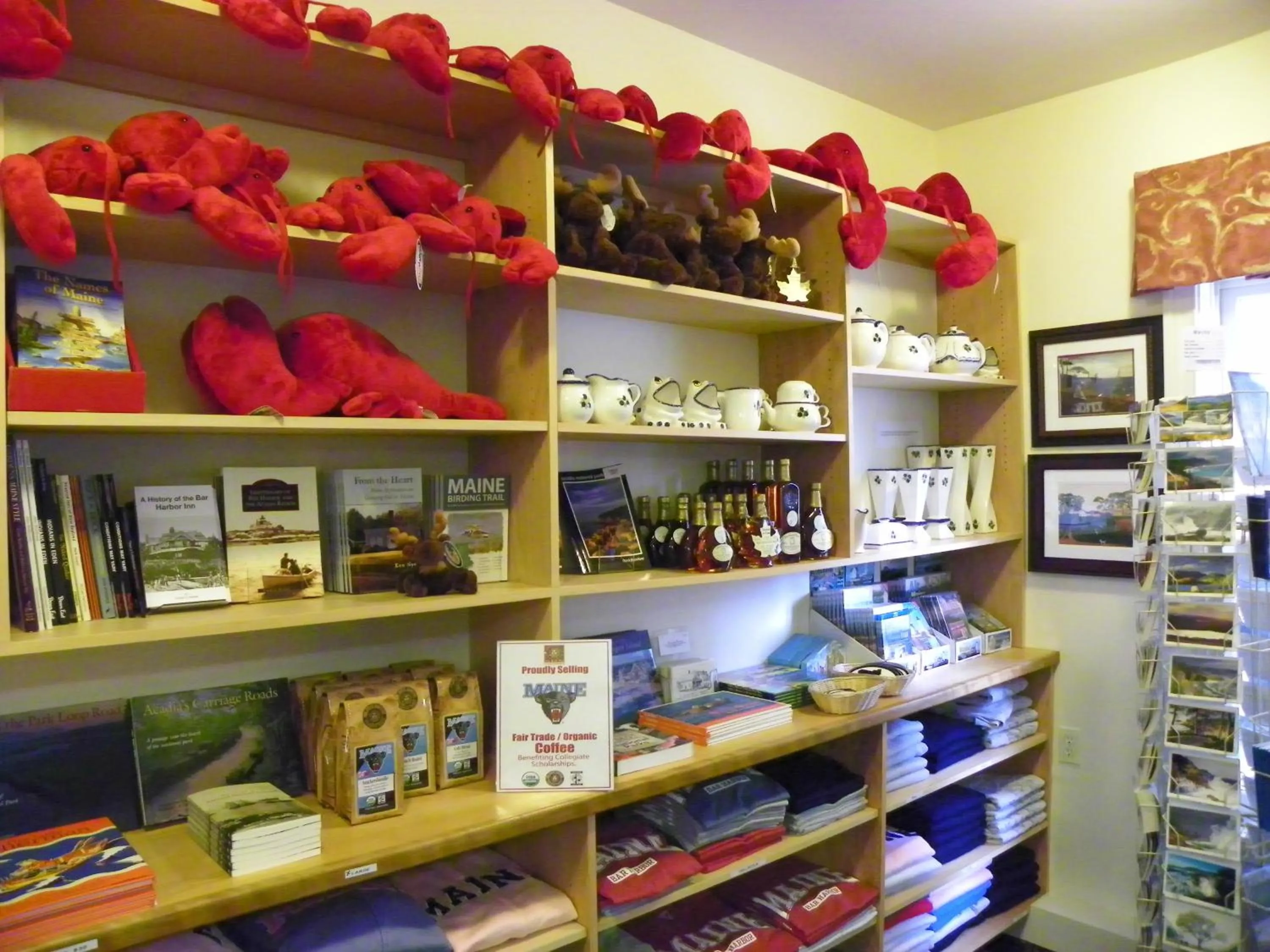 On-site shops in Bar Harbor Grand Hotel