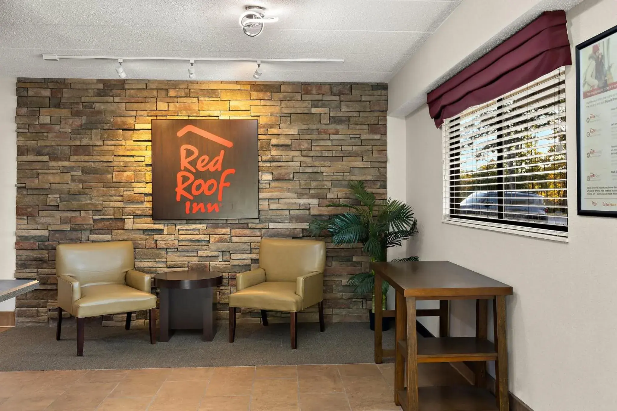Lobby or reception in Red Roof Inn Cleveland - Westlake Lobby or reception in Red Roof Inn Cleveland - Westlake