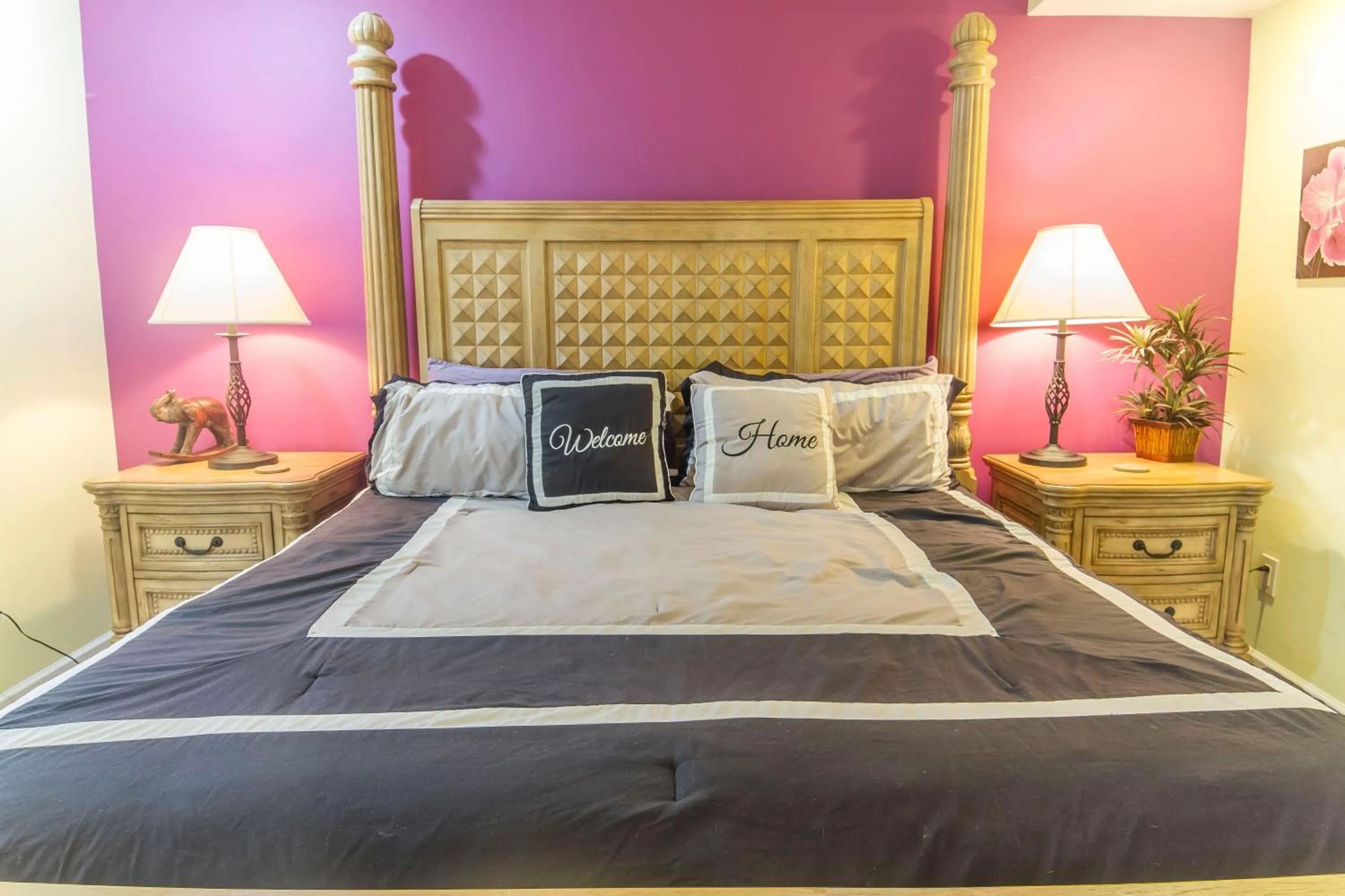 Bedroom, Bed in Bluefish 16 House