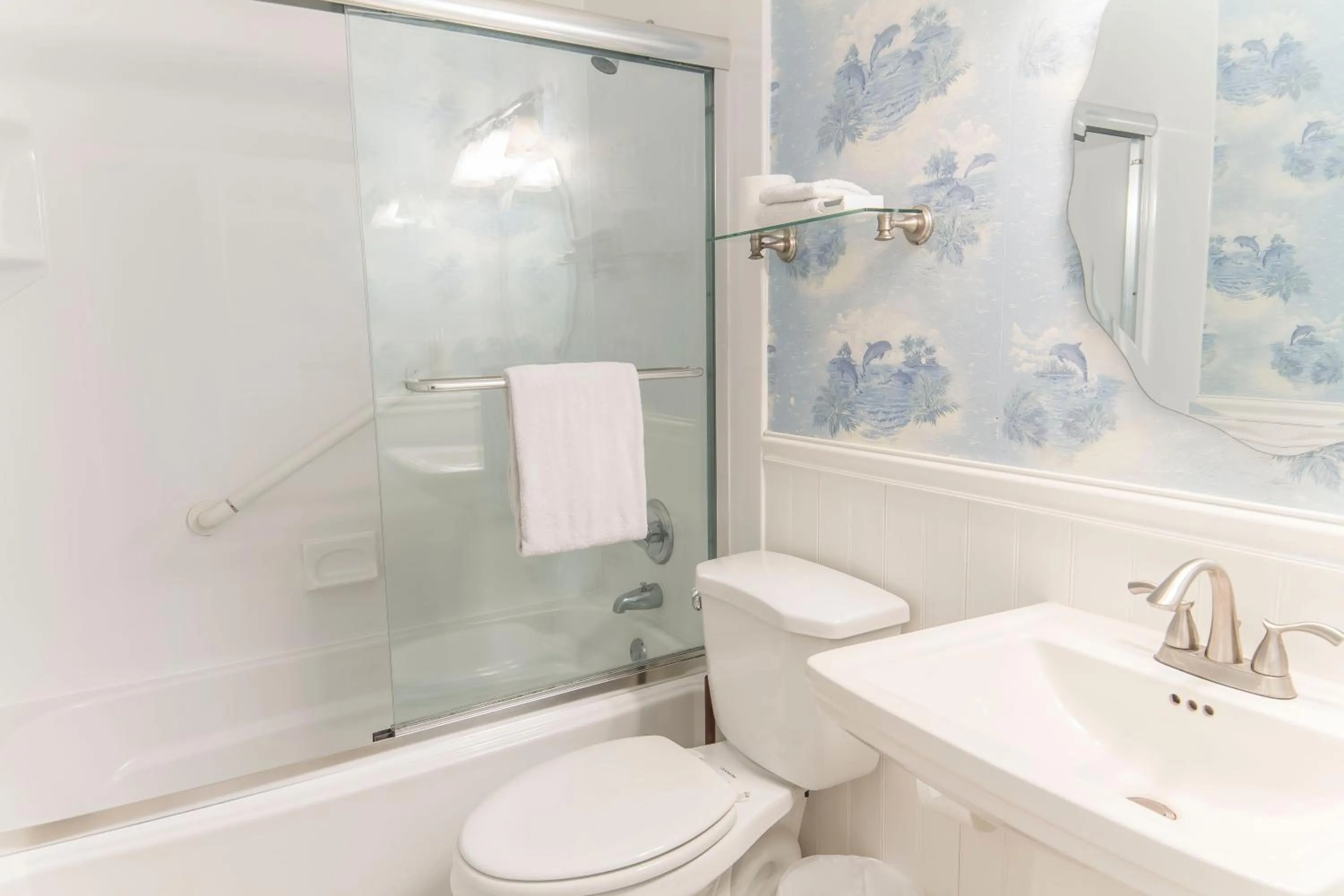 Bathroom in Bluefish 16 House