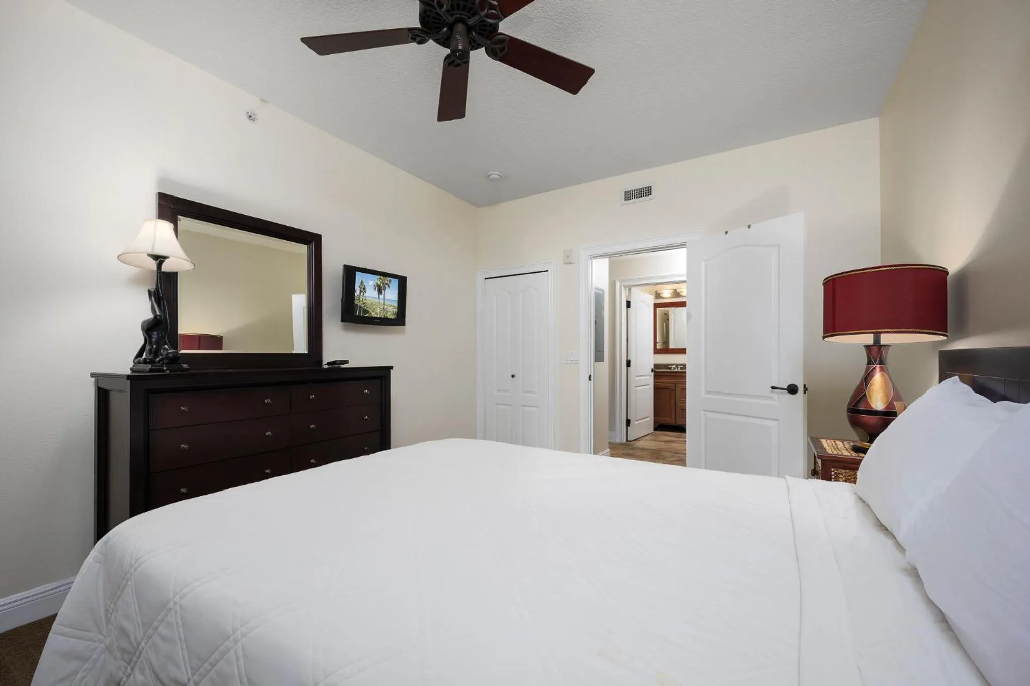 Bedroom, Bed in Palm Coast Resort 109