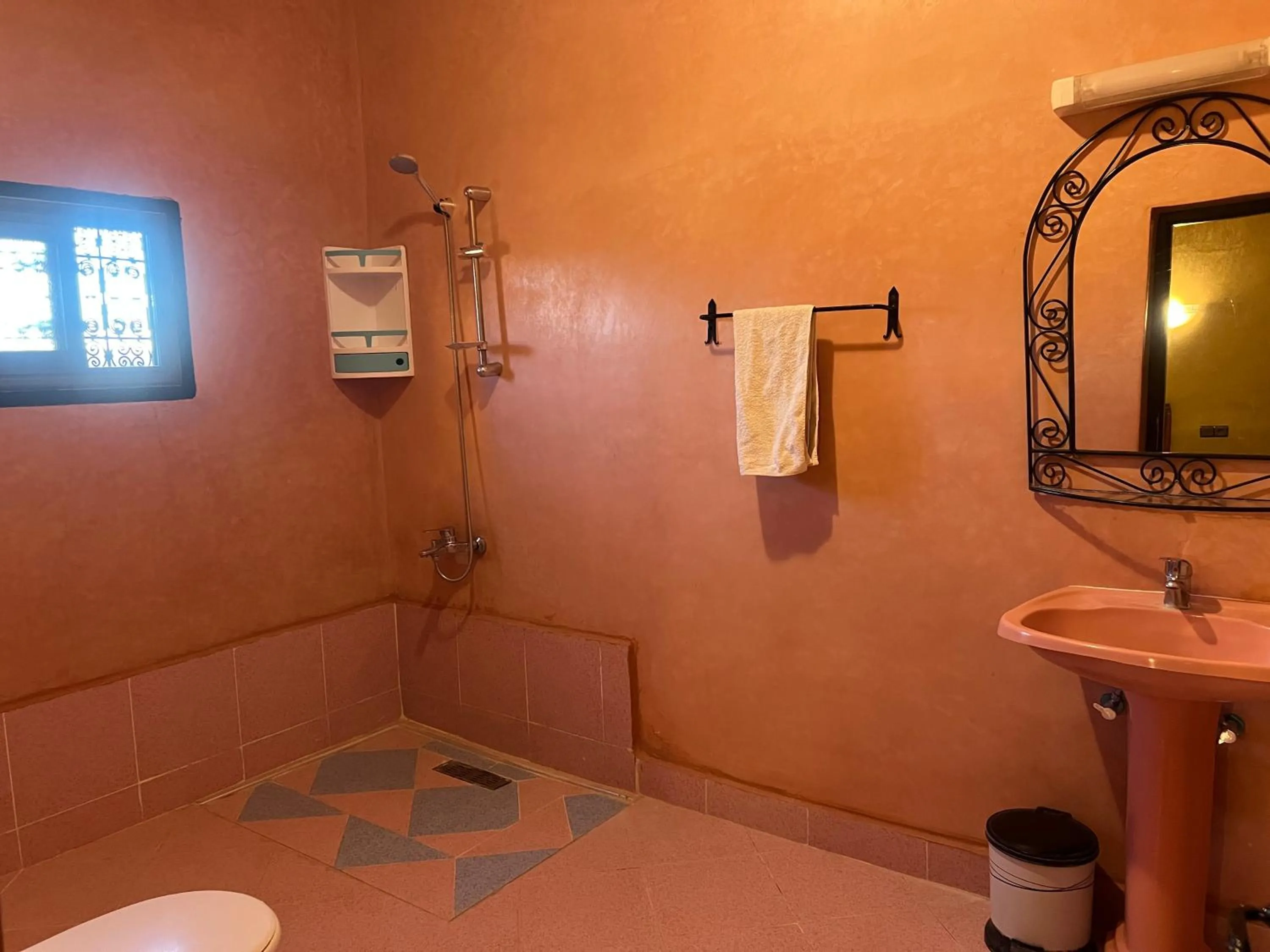 Shower in Kasbah Ait BenHadda