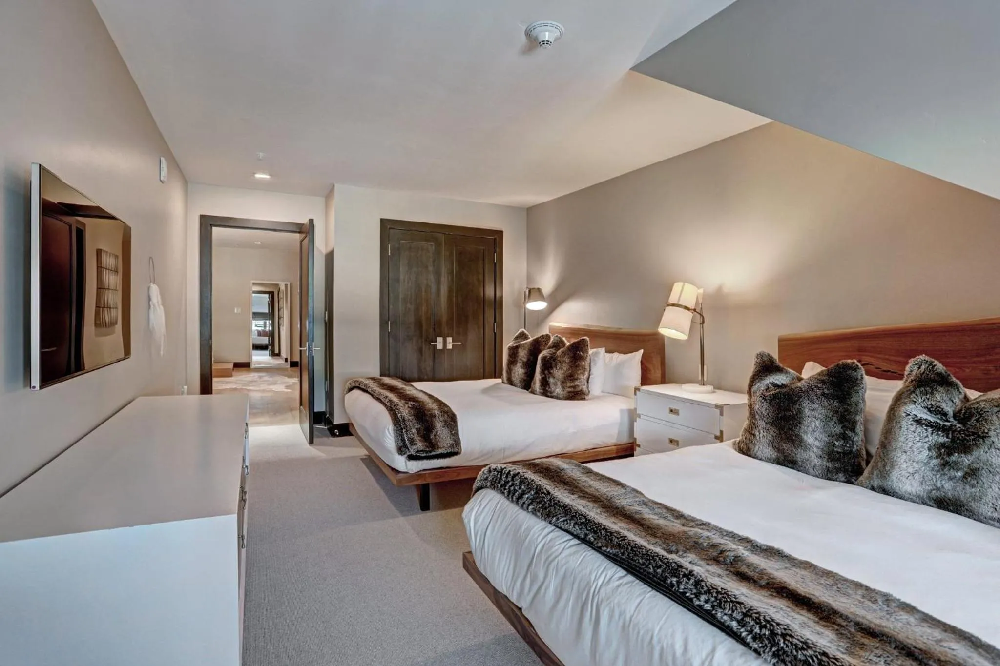 Photo of the whole room, Bed in The Vail Collection at the Ritz Carlton Residences Vail