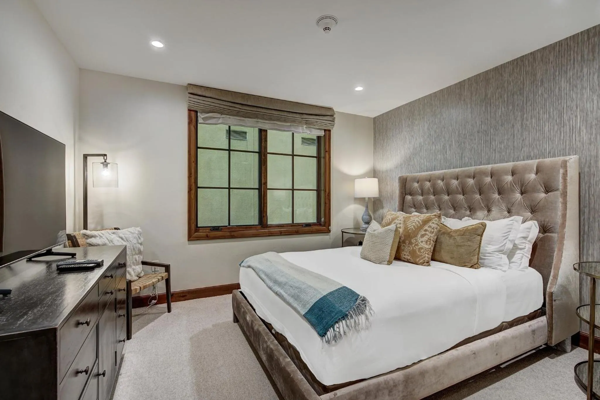 Bedroom, Bed in The Vail Collection at the Ritz Carlton Residences Vail