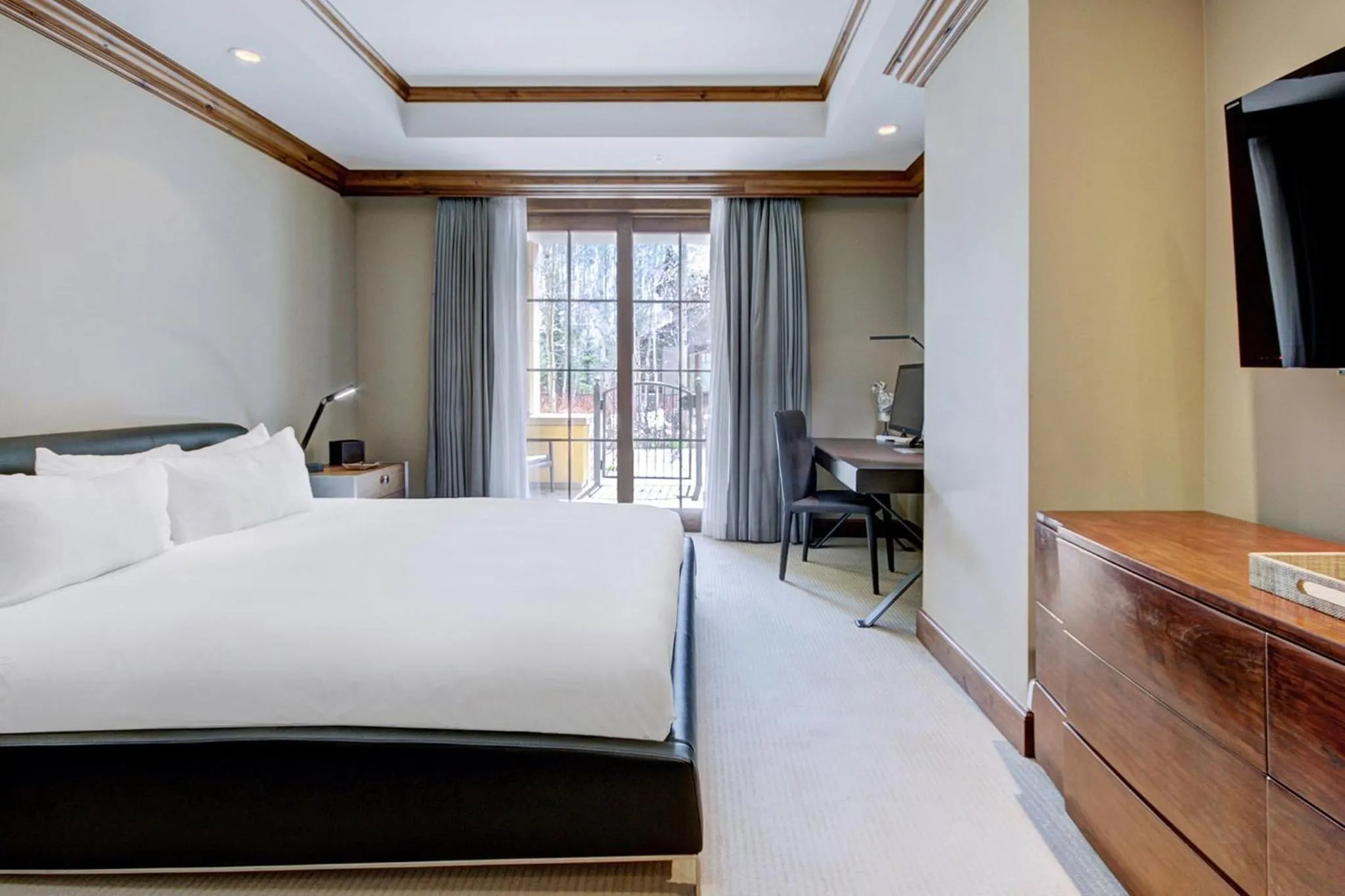 Photo of the whole room, Bed in The Vail Collection at the Ritz Carlton Residences Vail