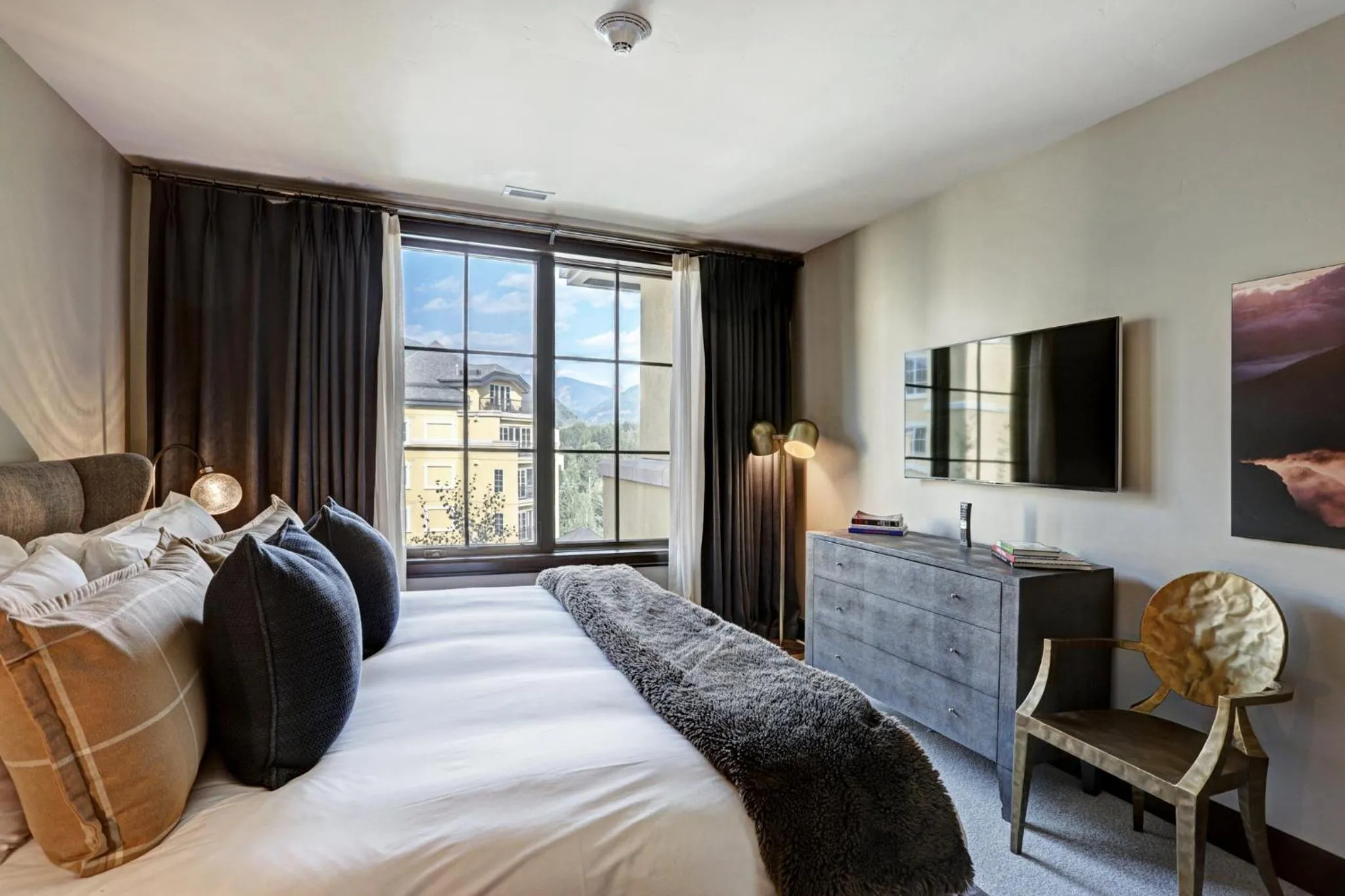 Photo of the whole room, Bed in The Vail Collection at the Ritz Carlton Residences Vail