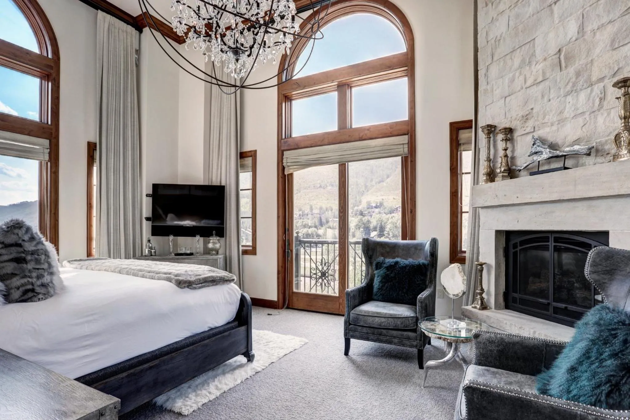 Bedroom, Bed in The Vail Collection at the Ritz Carlton Residences Vail