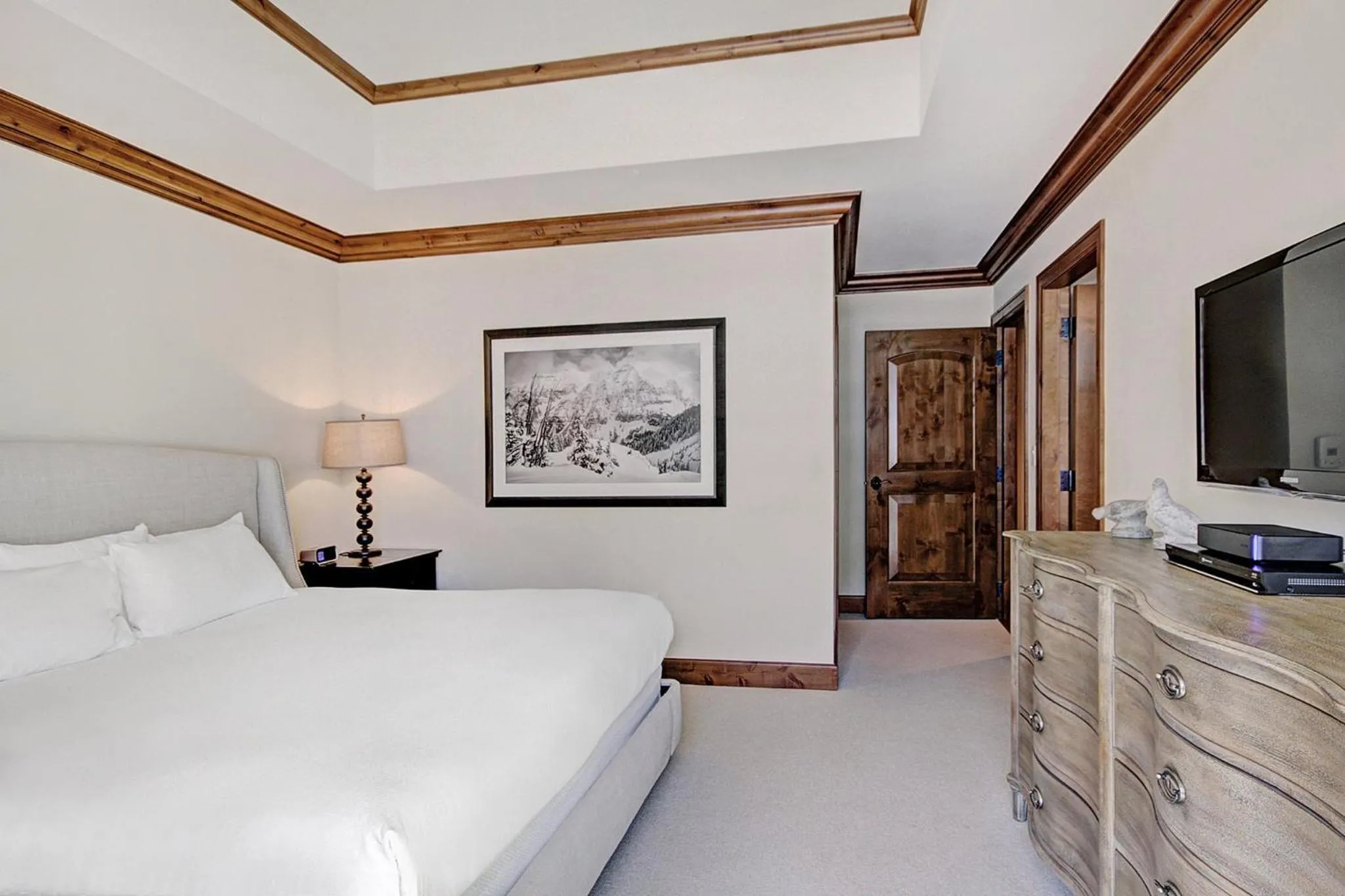 Photo of the whole room, Bed in The Vail Collection at the Ritz Carlton Residences Vail