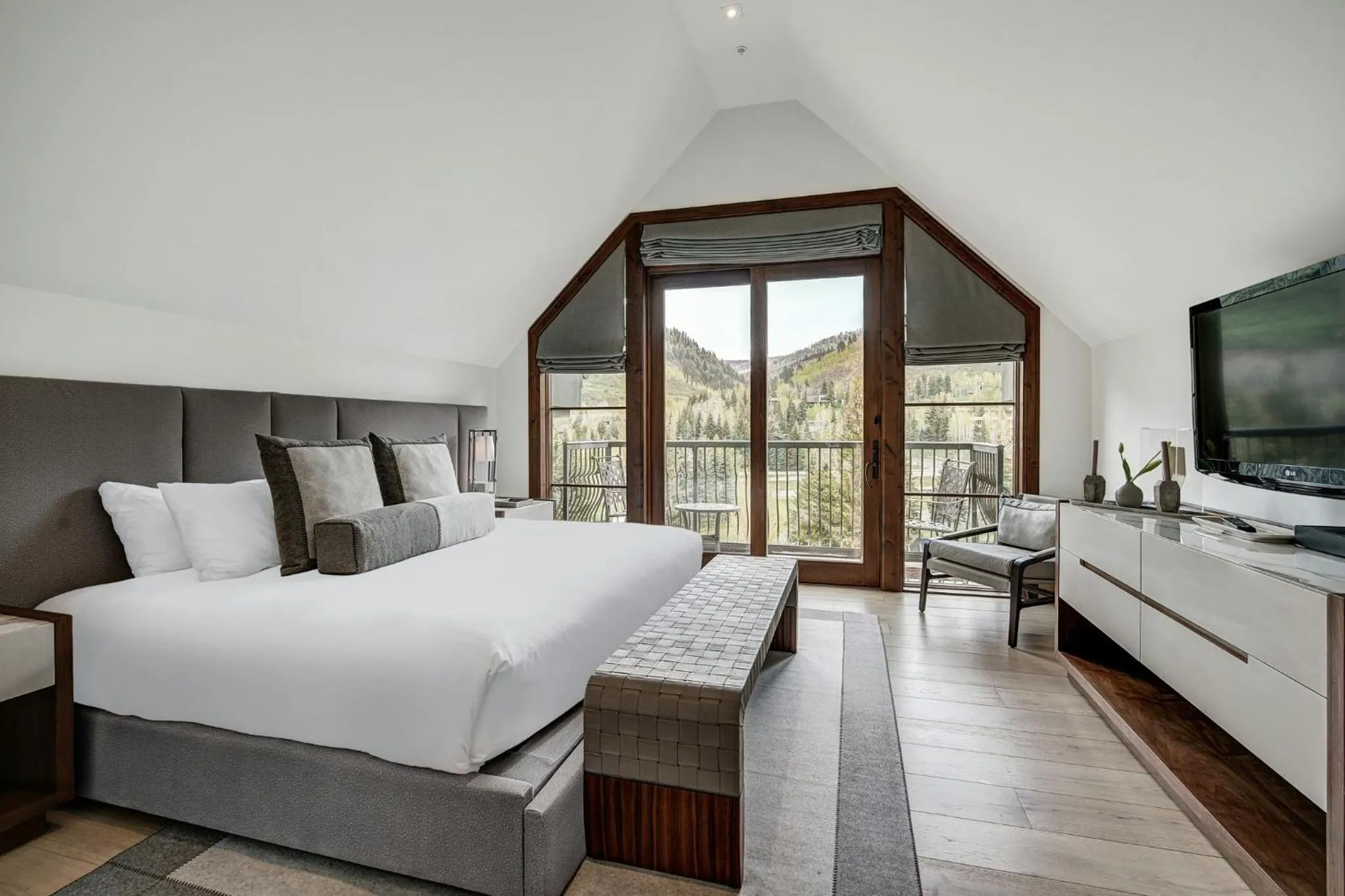 Bedroom, Bed in Legendary Lodging at the Ritz Carlton Residences Vail, A Vail Resorts Property