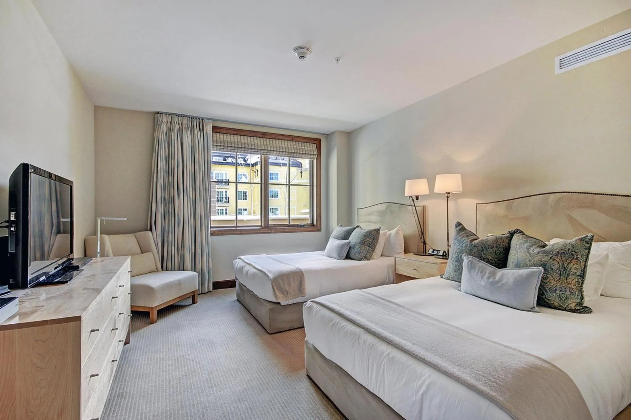 Bedroom, Bed in The Vail Collection at the Ritz Carlton Residences Vail