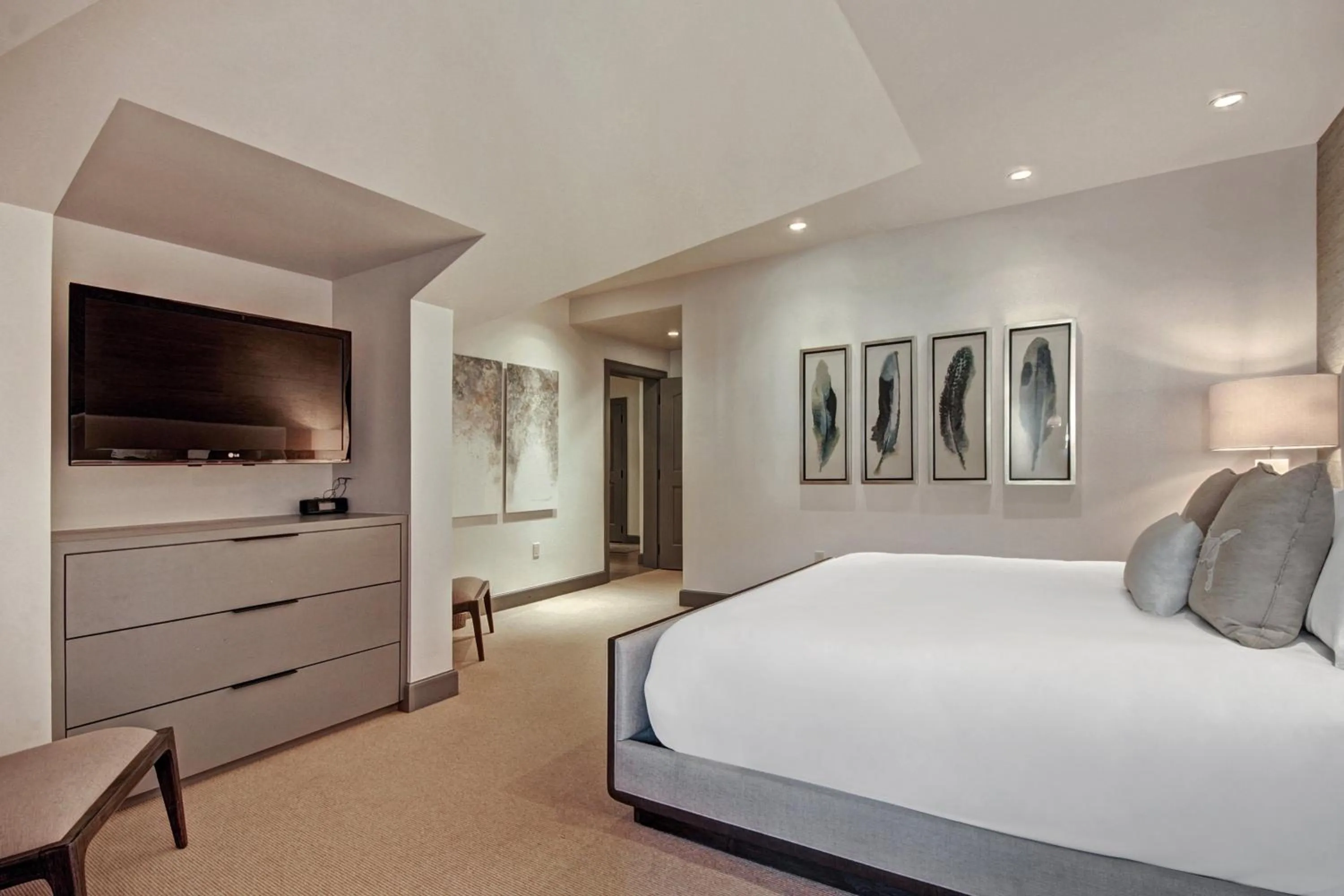 Photo of the whole room, Bed in The Vail Collection at the Ritz Carlton Residences Vail