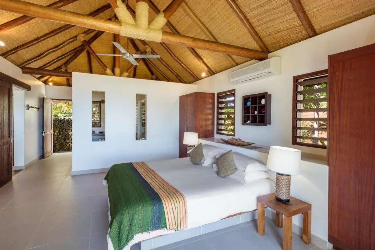 Bed in Eratap Beach Resort