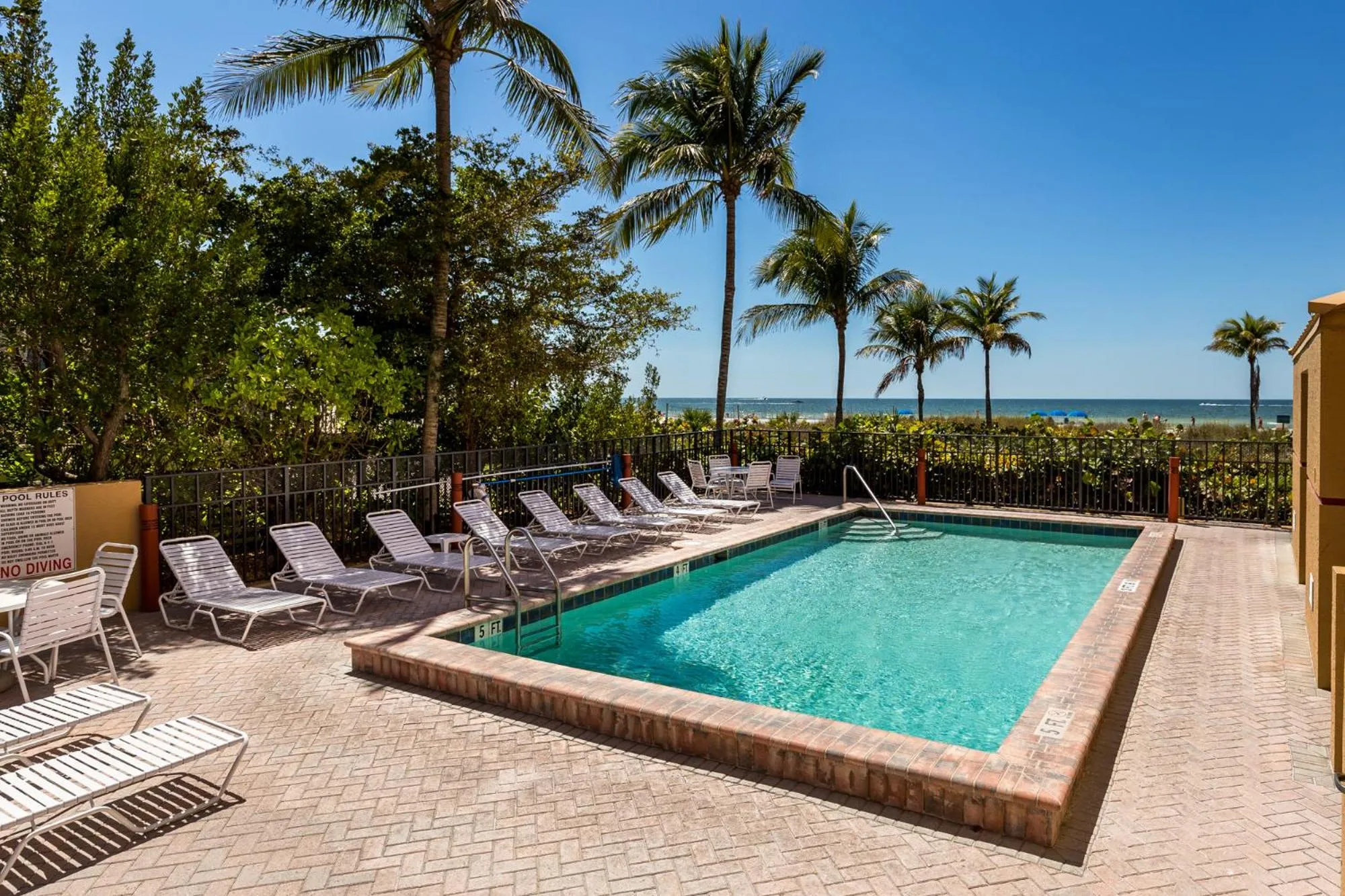Swimming pool in Estero Island Beach Villas 204
