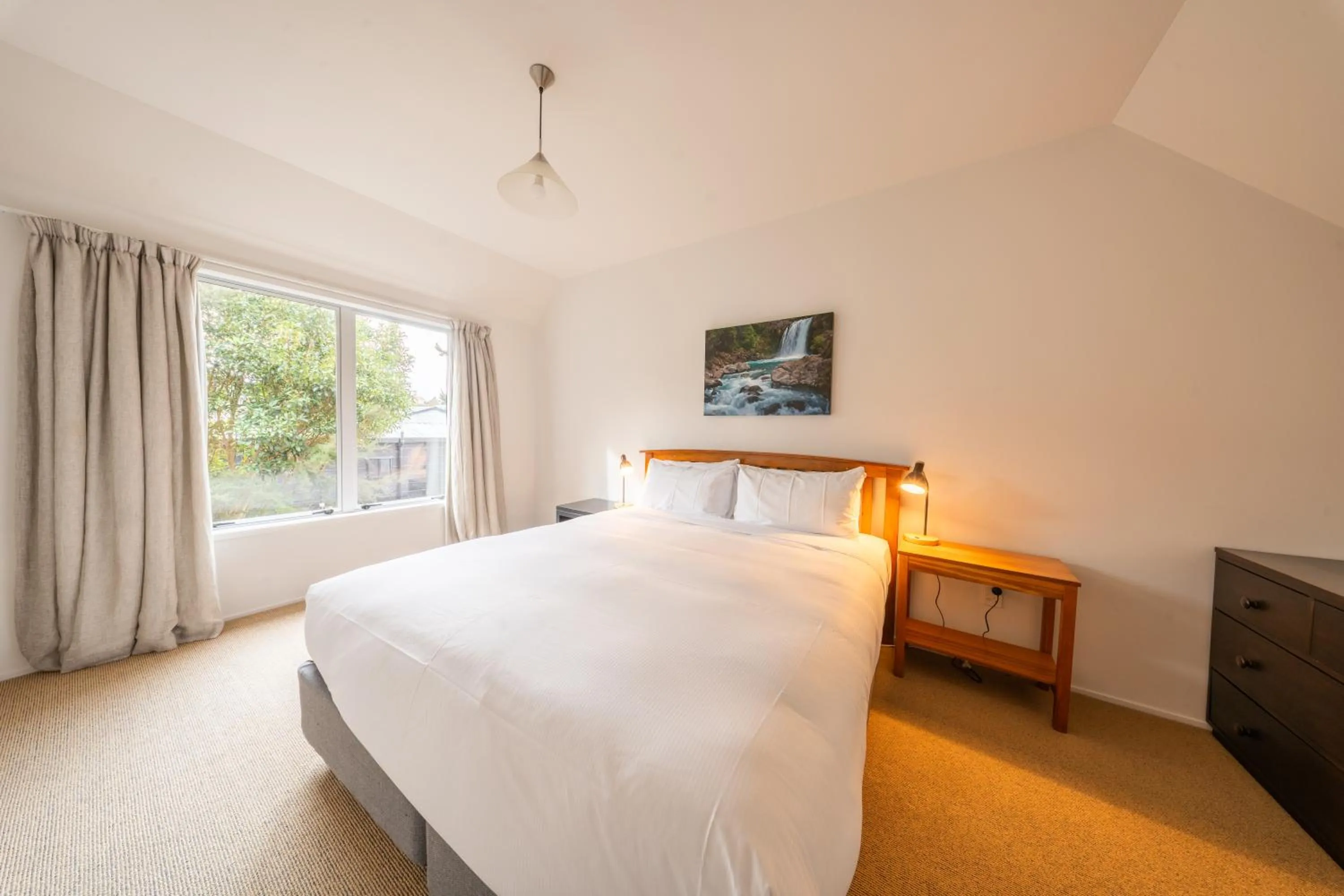 Bedroom, Bed in The Powderhorn Chateau