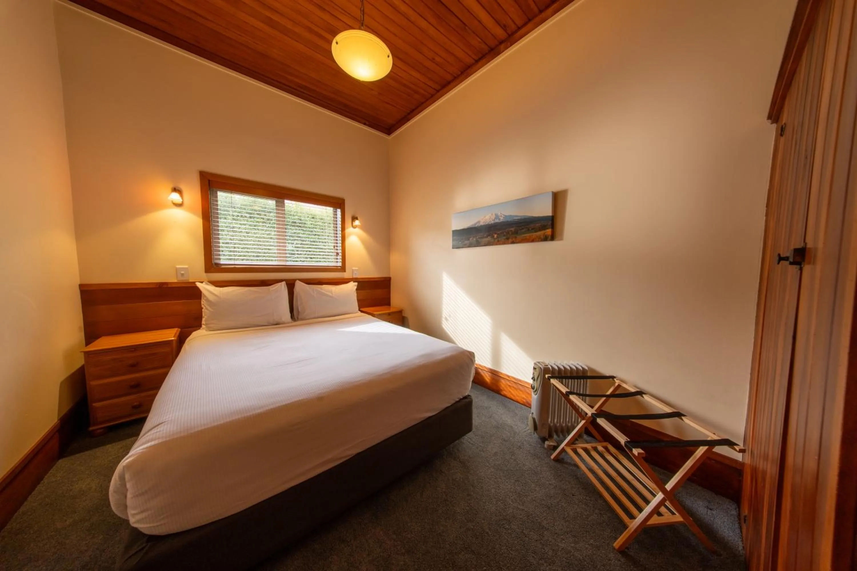 Bedroom, Bed in The Powderhorn Chateau