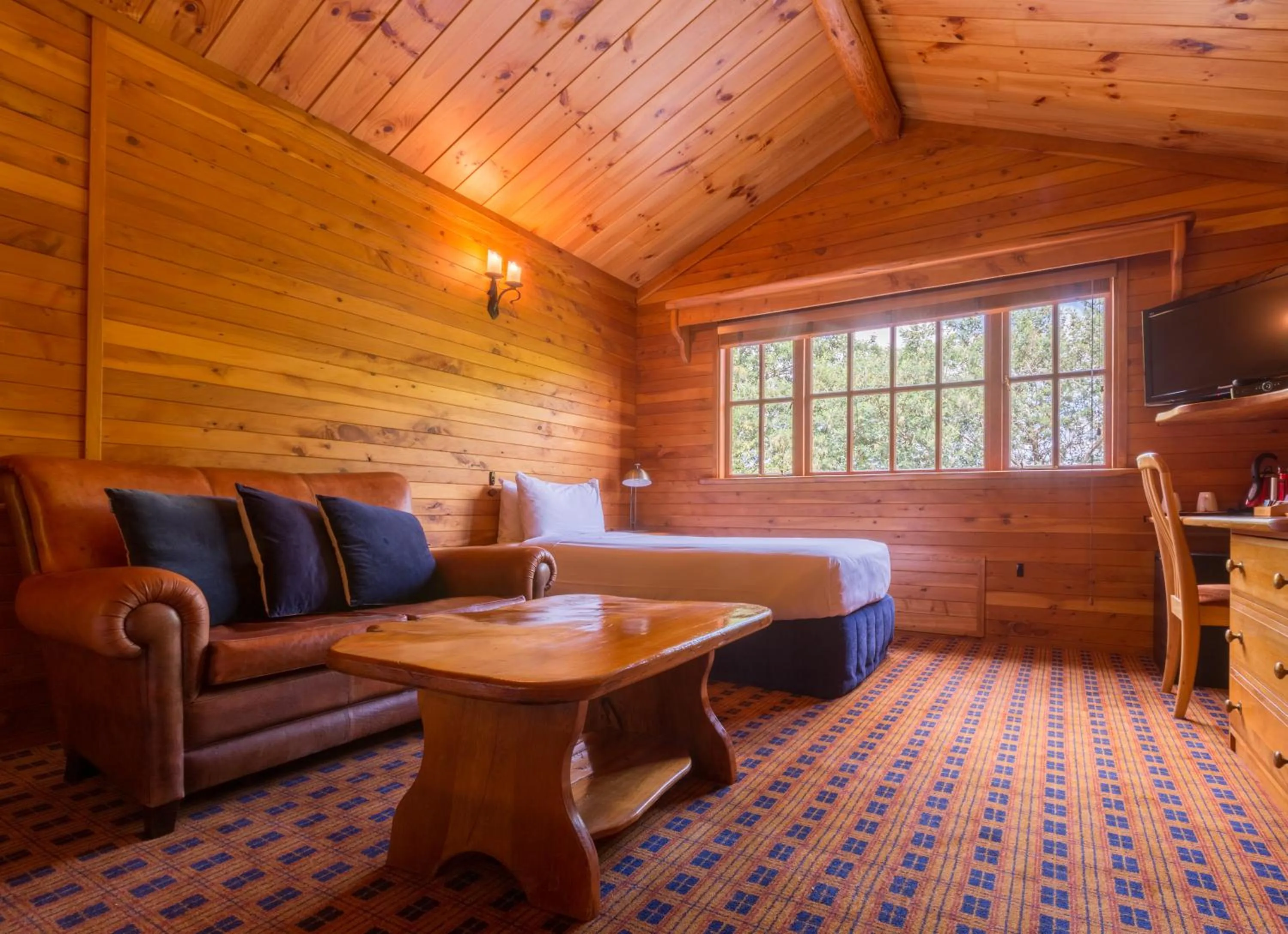 Twin Room in The Powderhorn Chateau