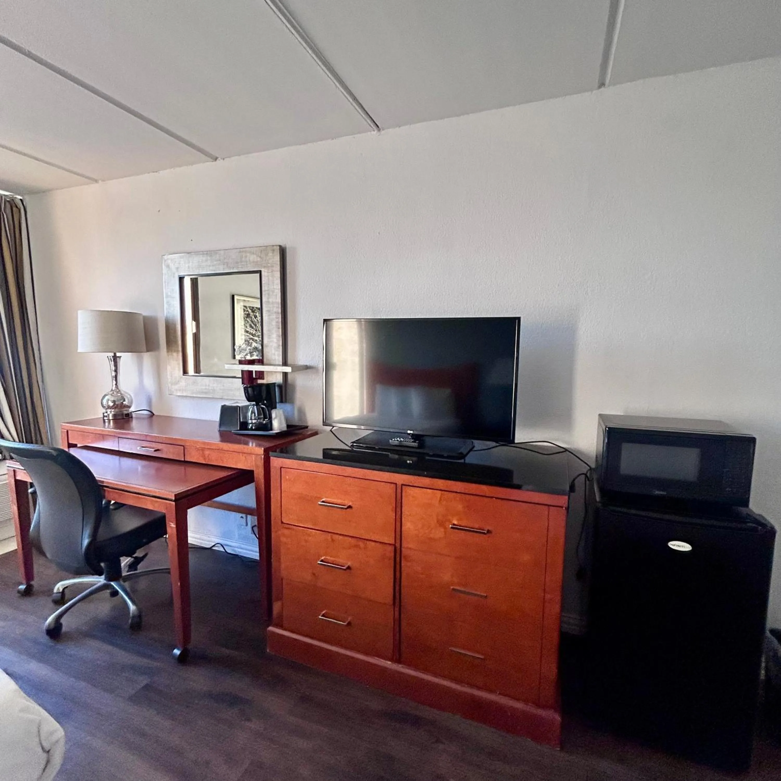 TV and multimedia in The Grand Hotel Spindletop