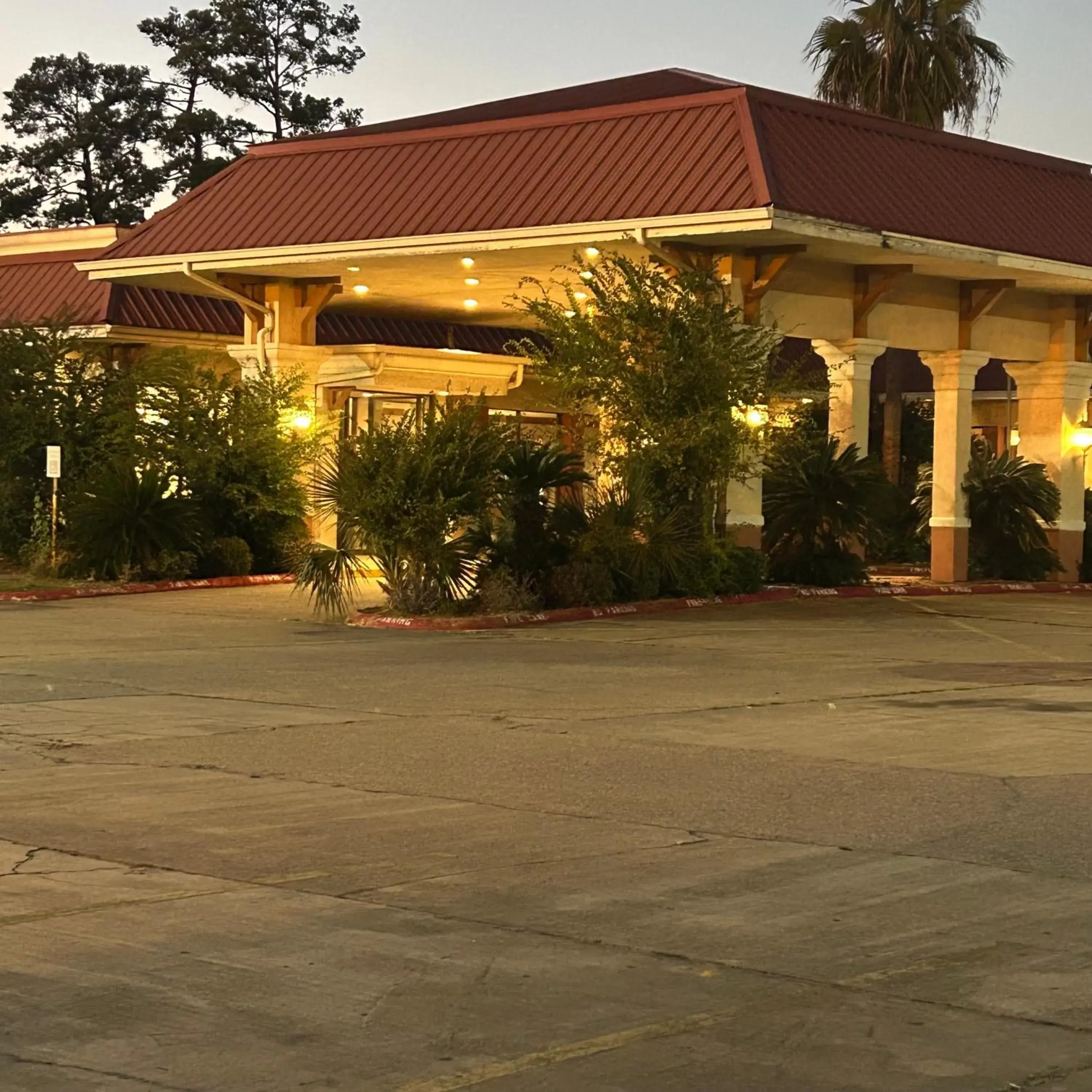 Property building in The Grand Hotel Spindletop Property building in The Grand Hotel Spindletop