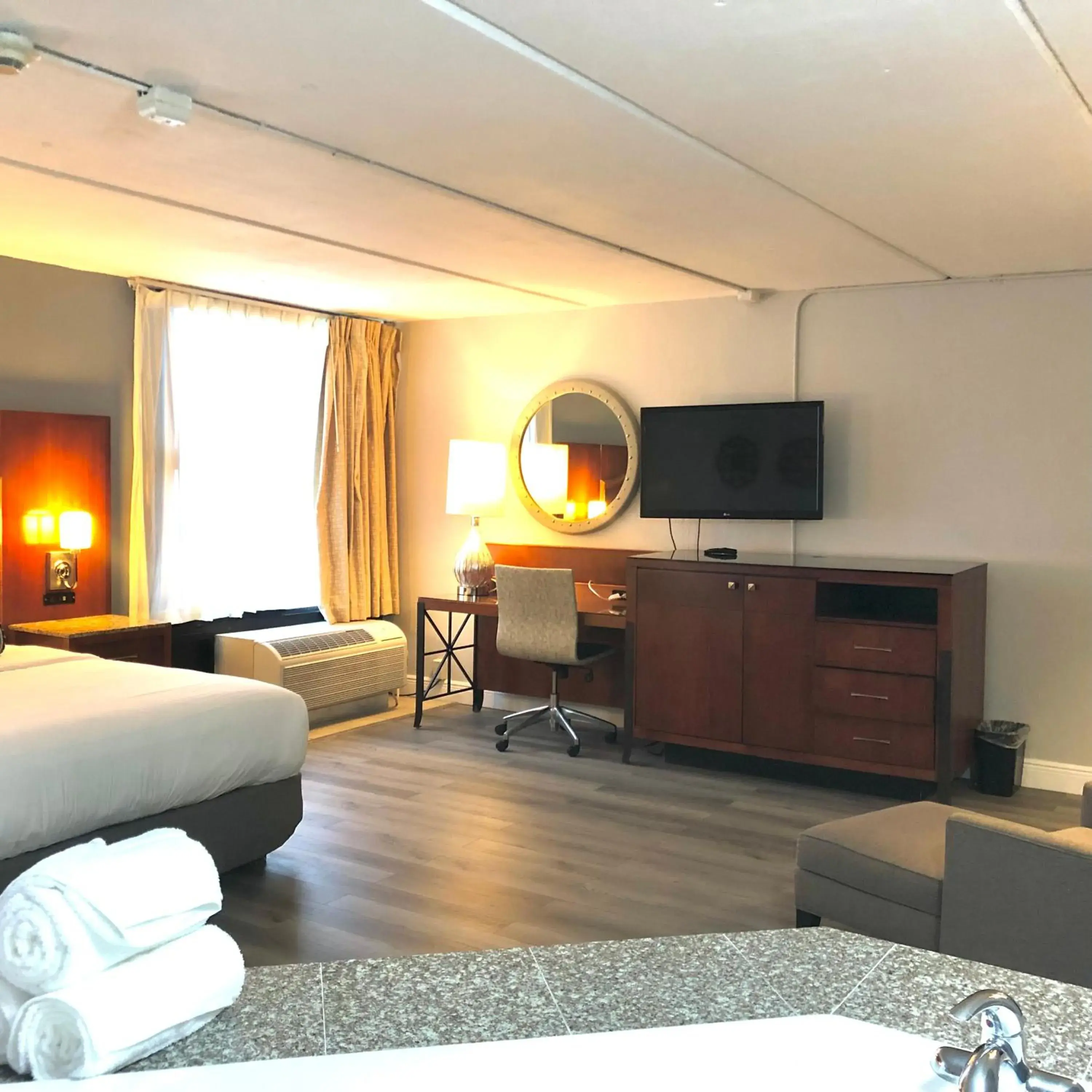 Bedroom, Bed in The Grand Hotel Spindletop Bedroom, Bed in The Grand Hotel Spindletop