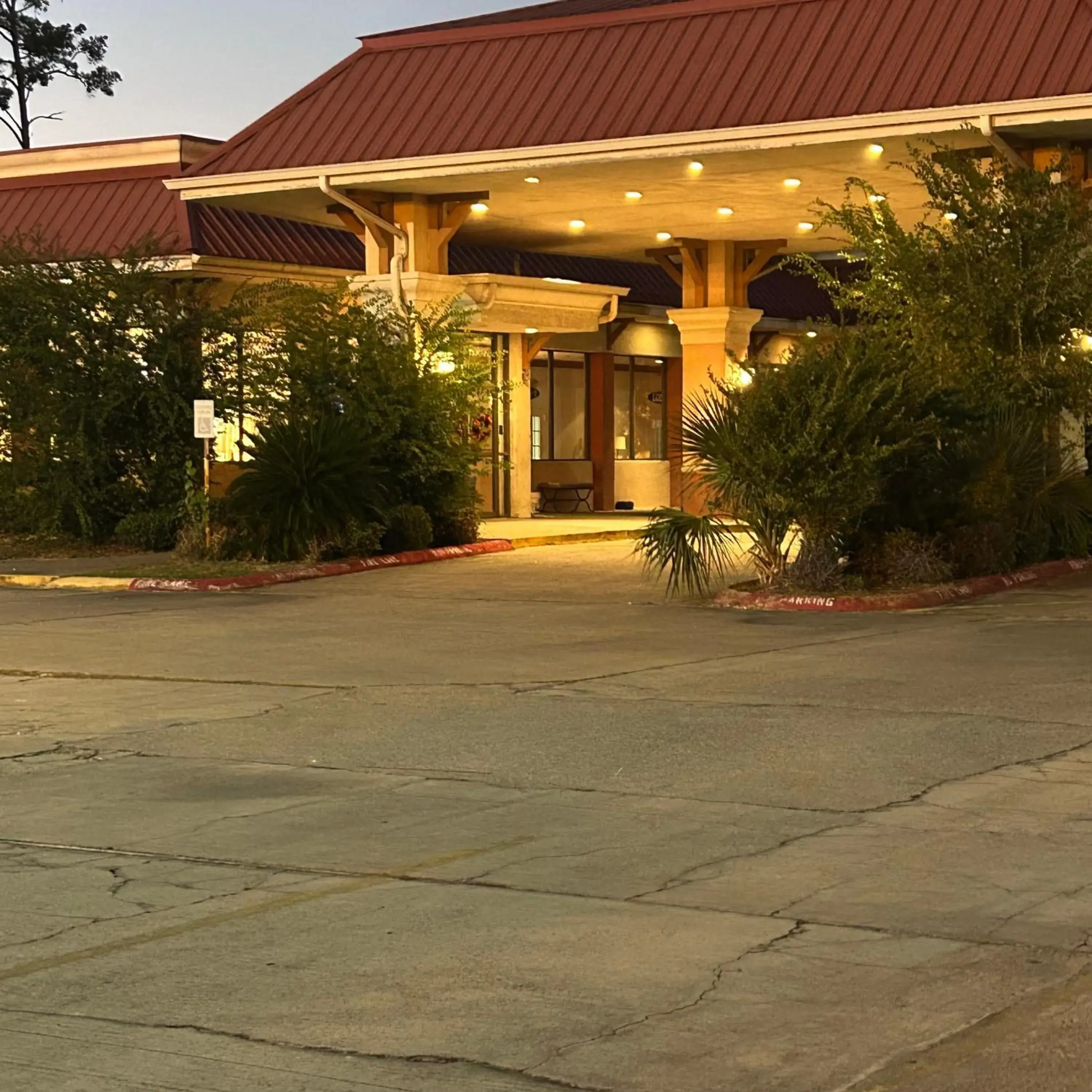 Property building in The Grand Hotel Spindletop Property building in The Grand Hotel Spindletop