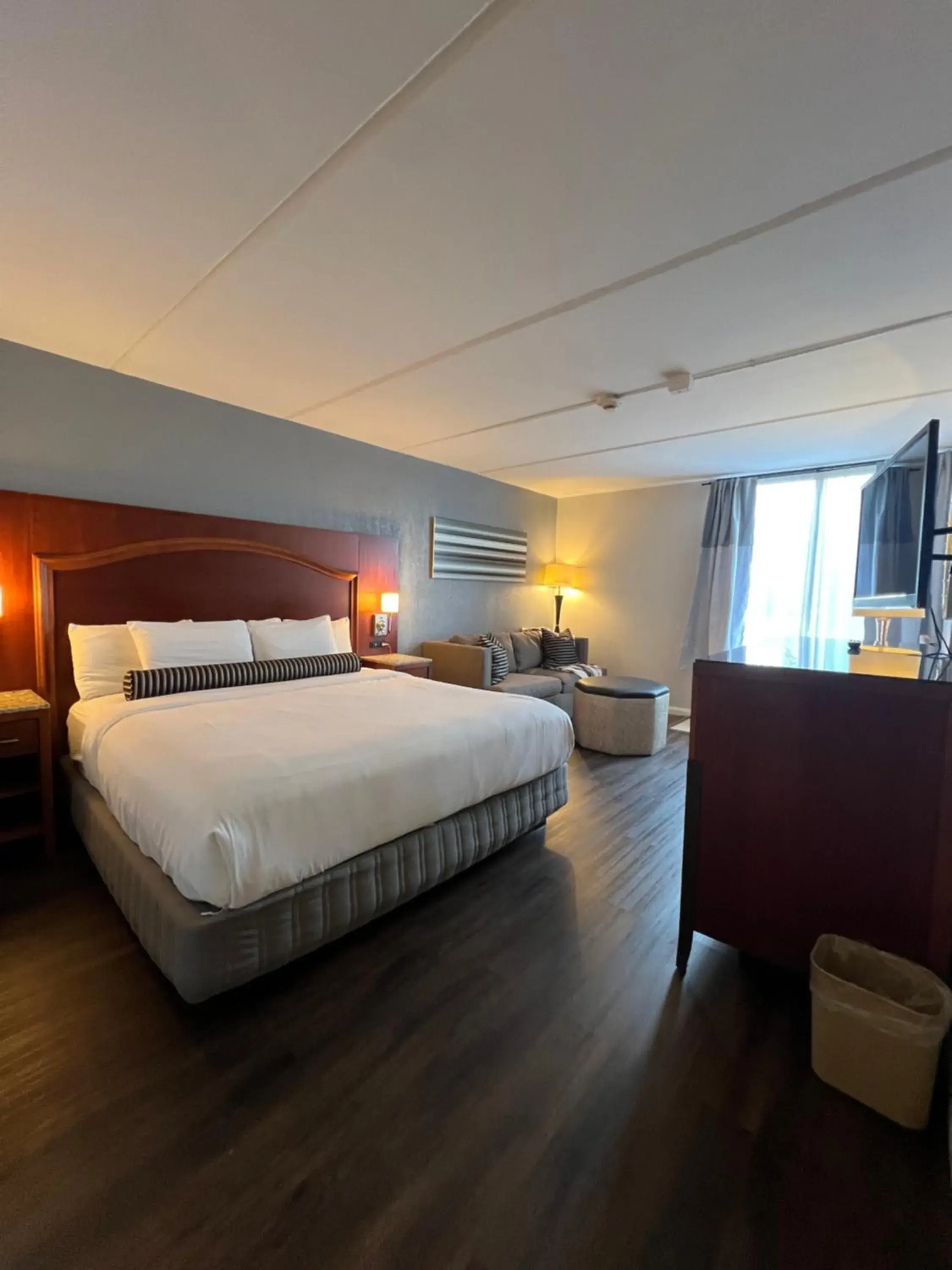 Bedroom, Bed in The Grand Hotel Spindletop Bedroom, Bed in The Grand Hotel Spindletop