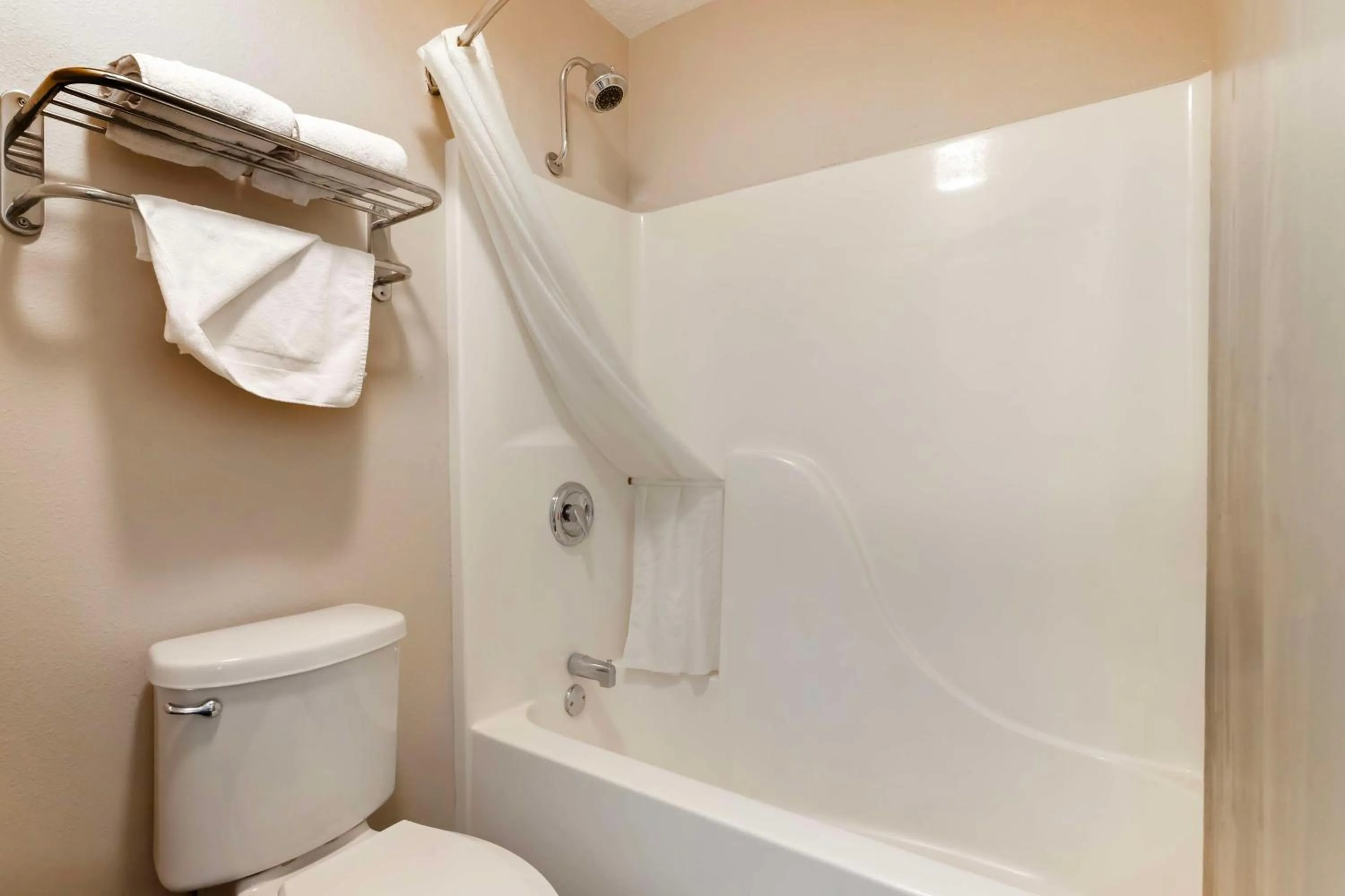 Bathroom in Best Western Van Buren Inn