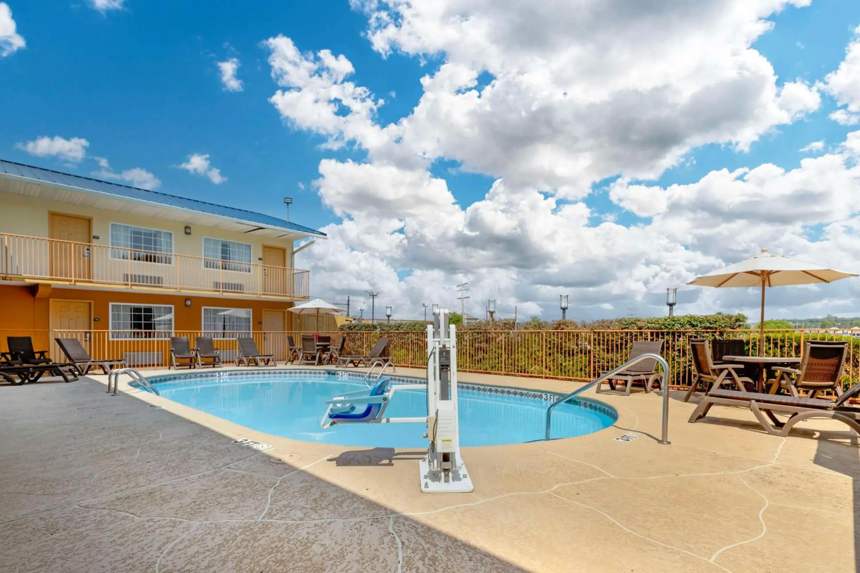 Pool view in Best Western Van Buren Inn Pool view in Best Western Van Buren Inn