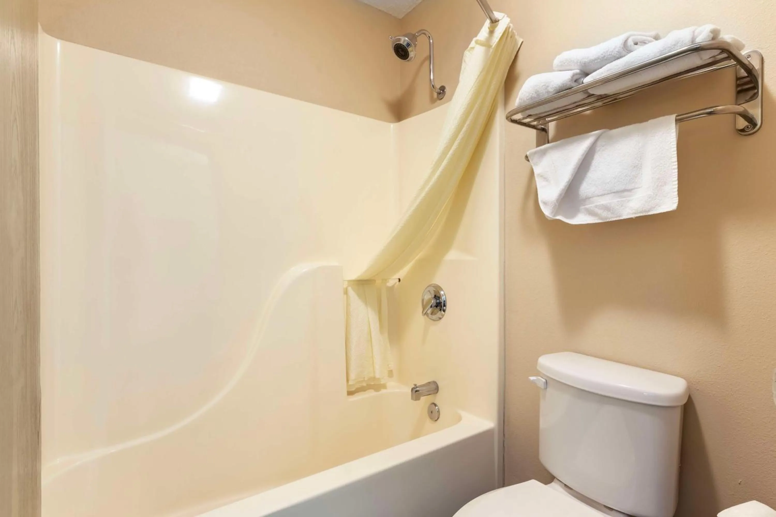 Bathroom in Best Western Van Buren Inn