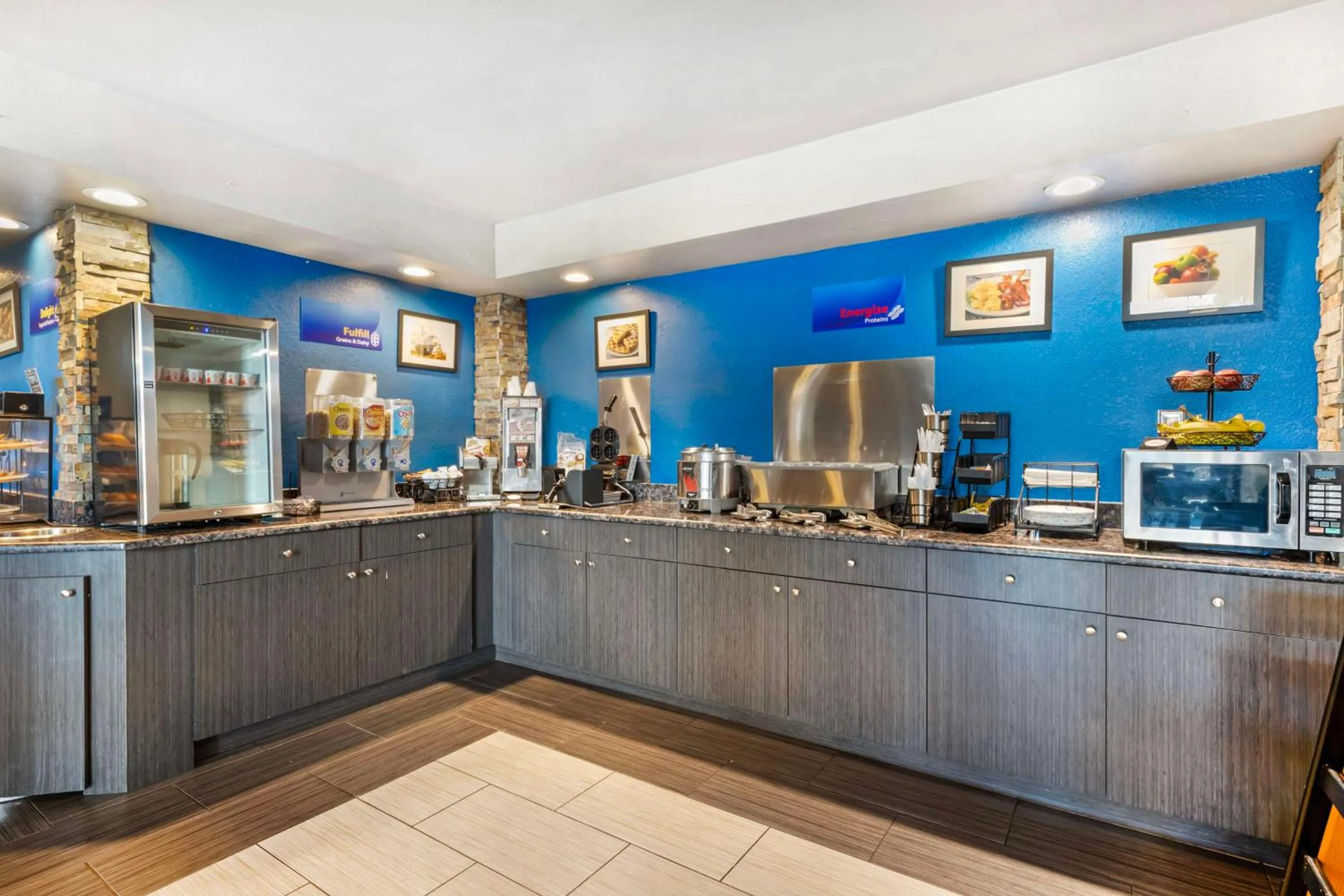 Breakfast in Best Western Van Buren Inn