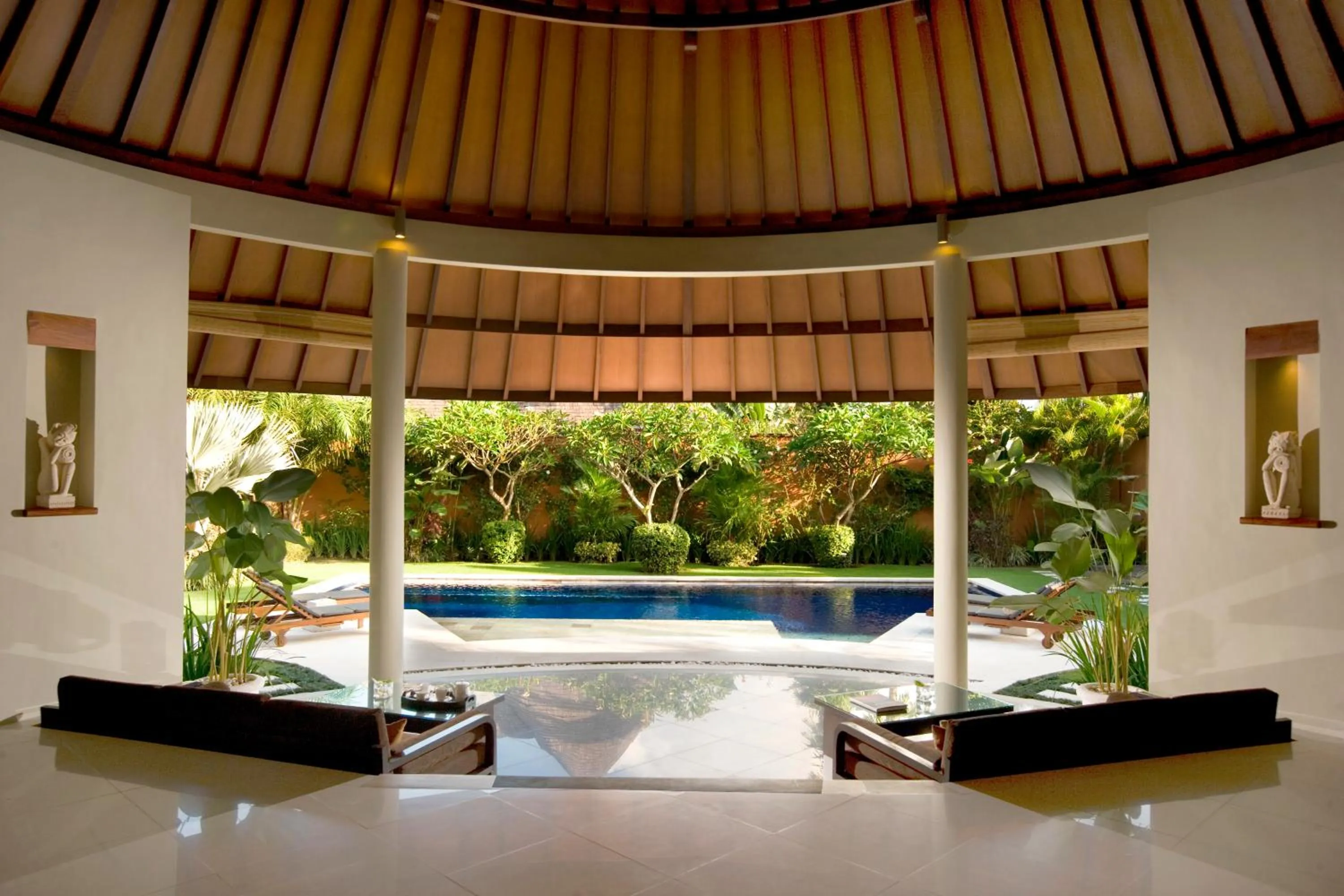 Garden in The Kunja Villa-Hotel