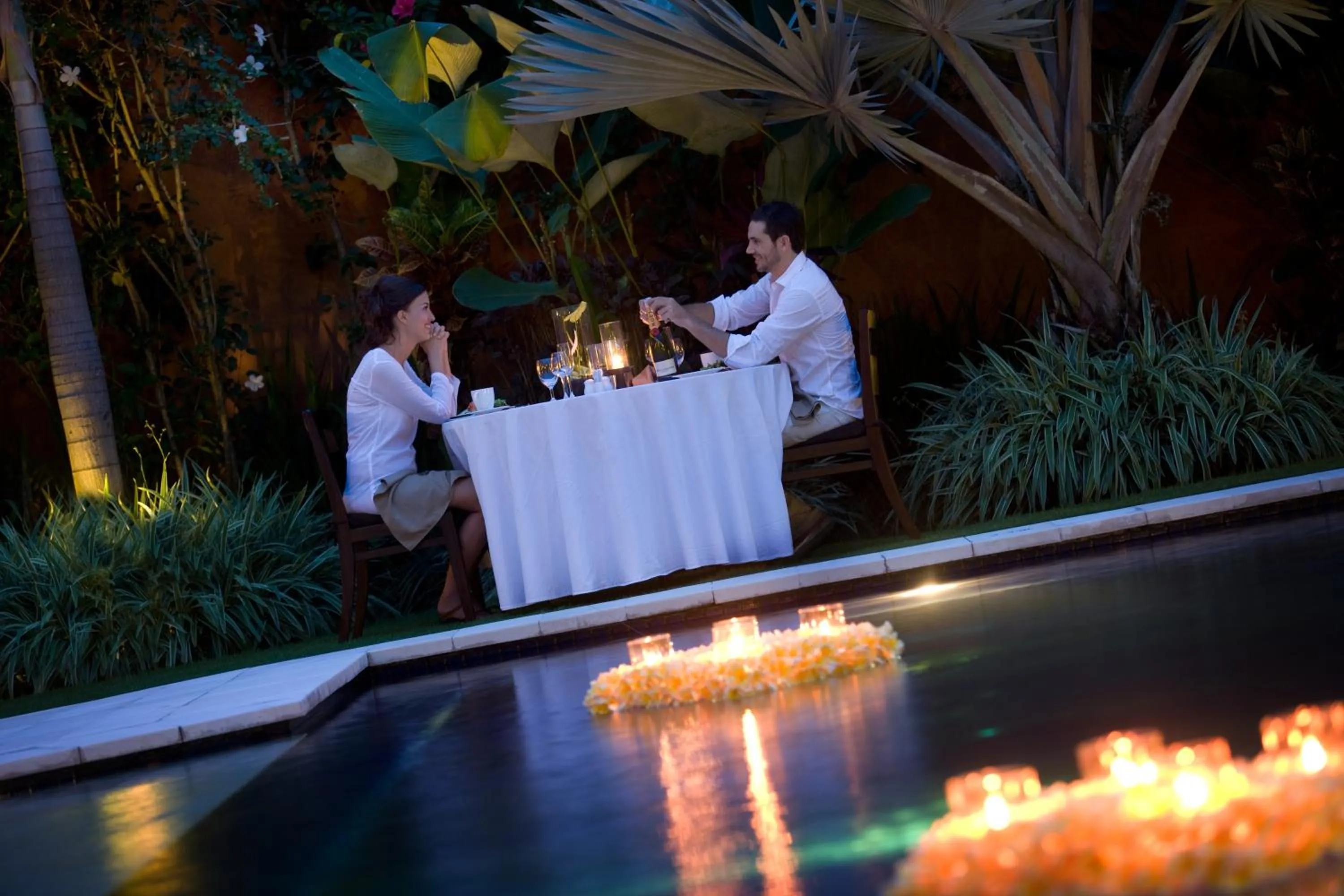 Swimming pool in The Kunja Villa-Hotel
