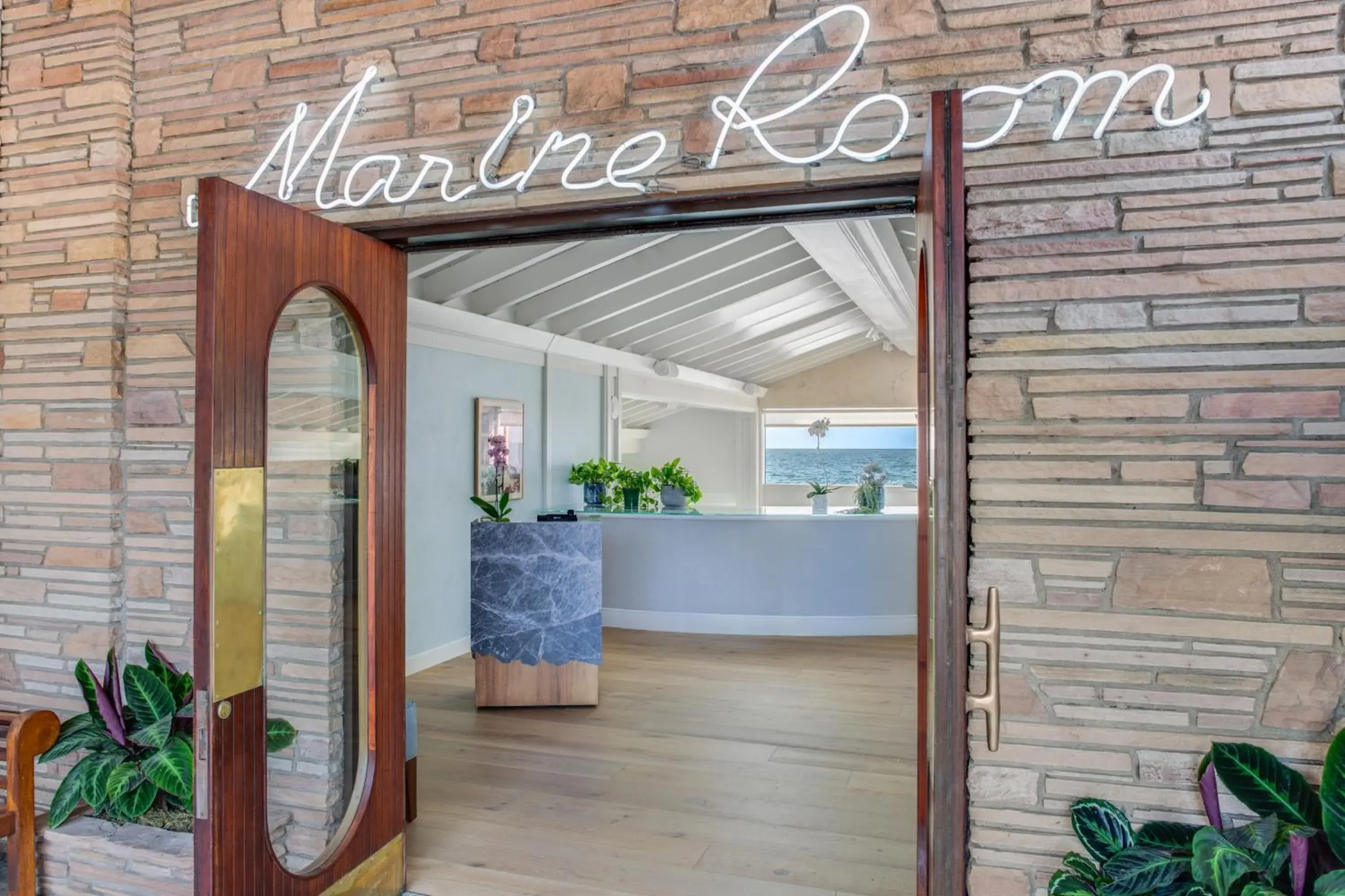 Restaurant/places to eat in La Jolla Beach & Tennis Club Restaurant/places to eat in La Jolla Beach & Tennis Club