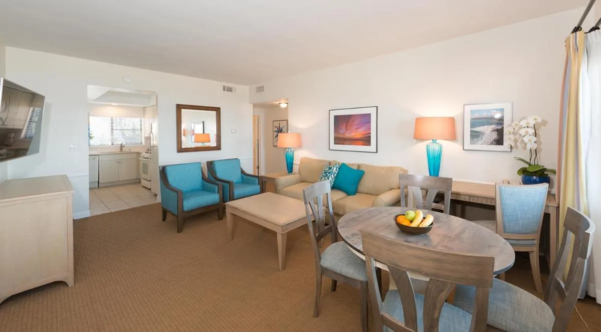 Kitchen or kitchenette in La Jolla Beach & Tennis Club