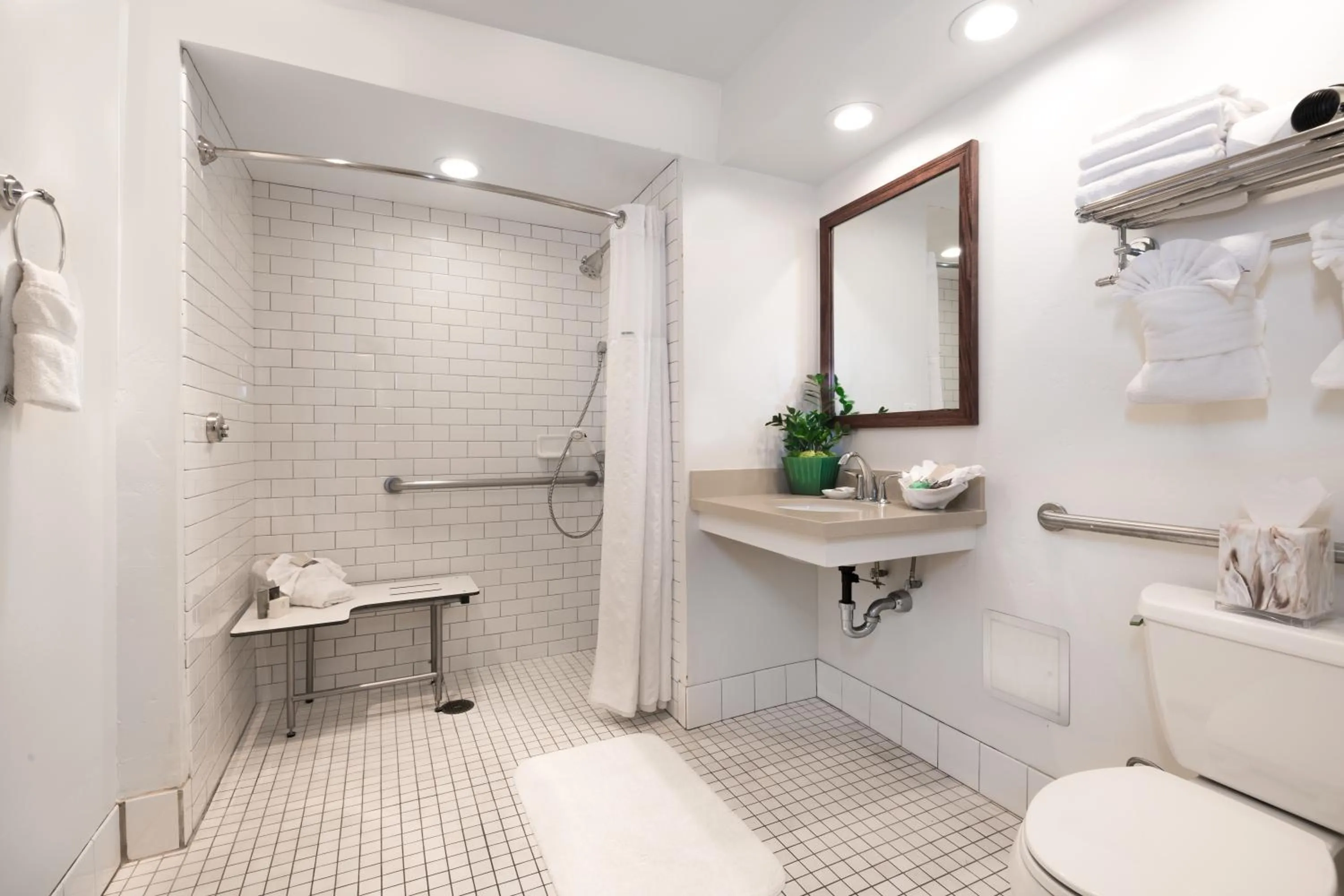 Bathroom in La Jolla Beach & Tennis Club