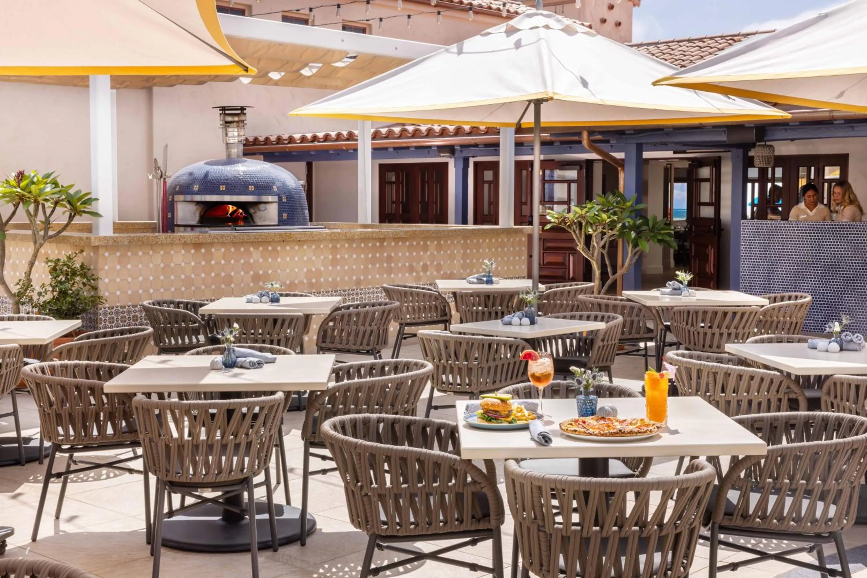 Restaurant/places to eat in La Jolla Beach & Tennis Club