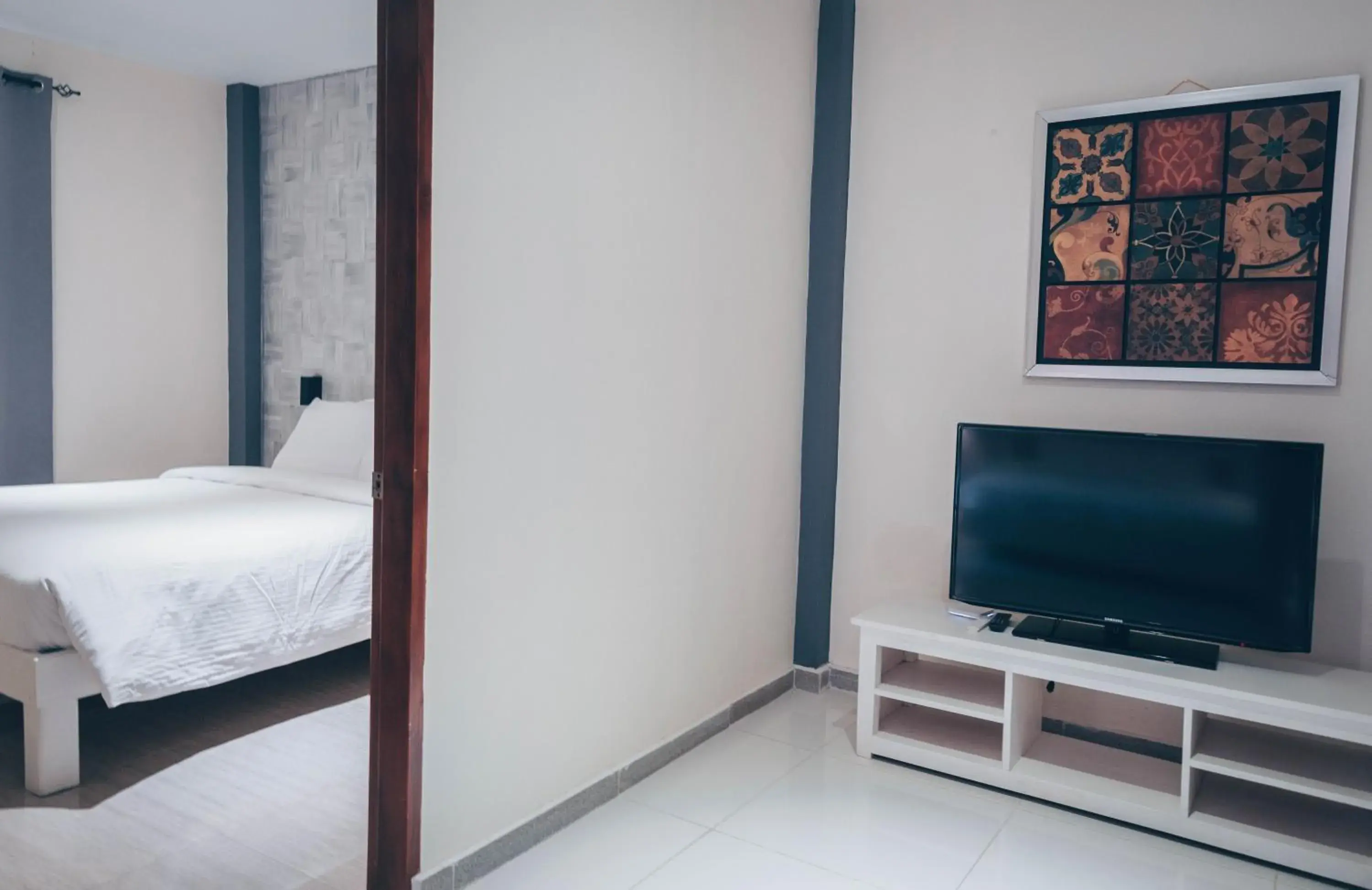 TV and multimedia, Bed in Alona Northland Resort TV and multimedia, Bed in Alona Northland Resort