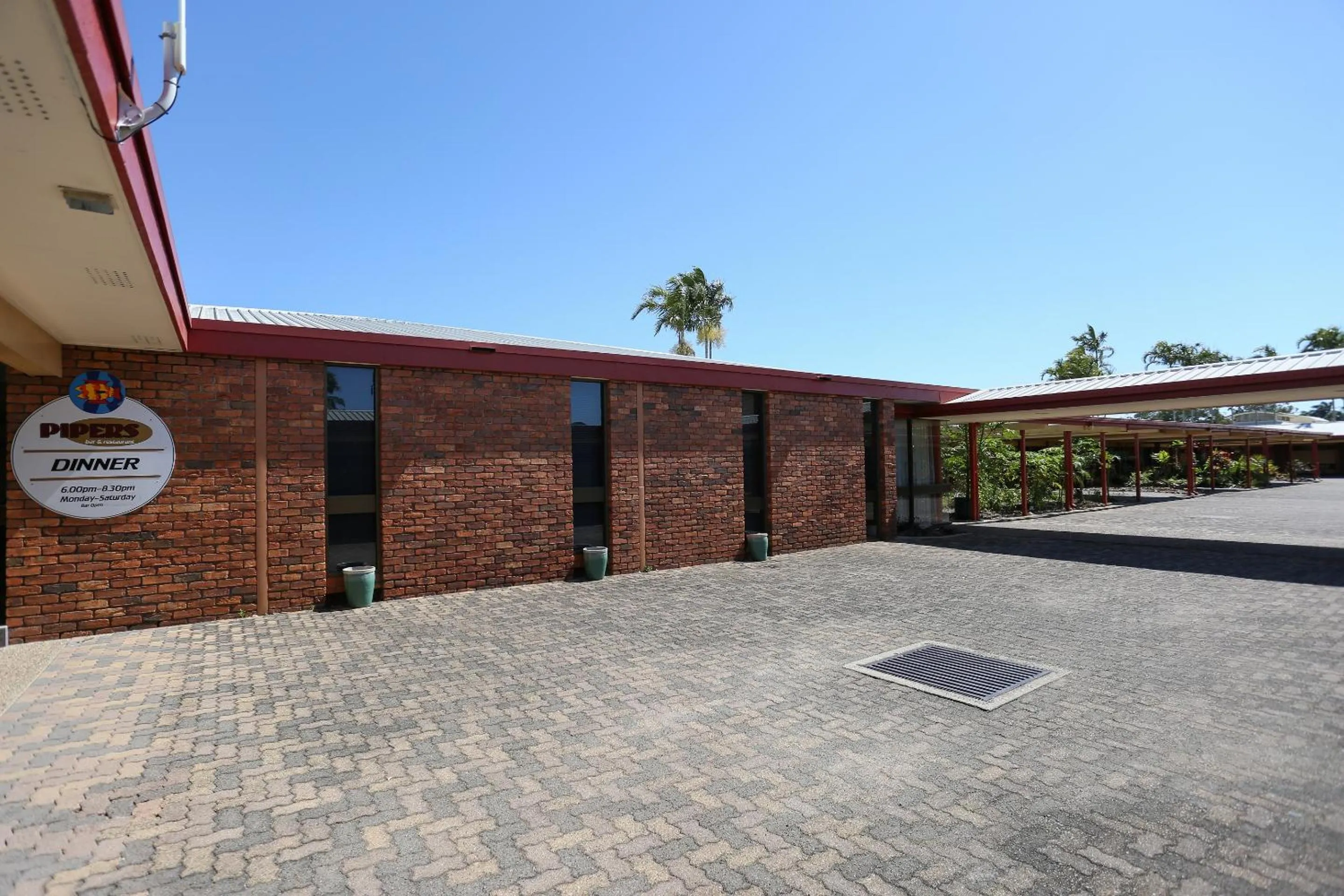 Property building in Reef Resort Motel